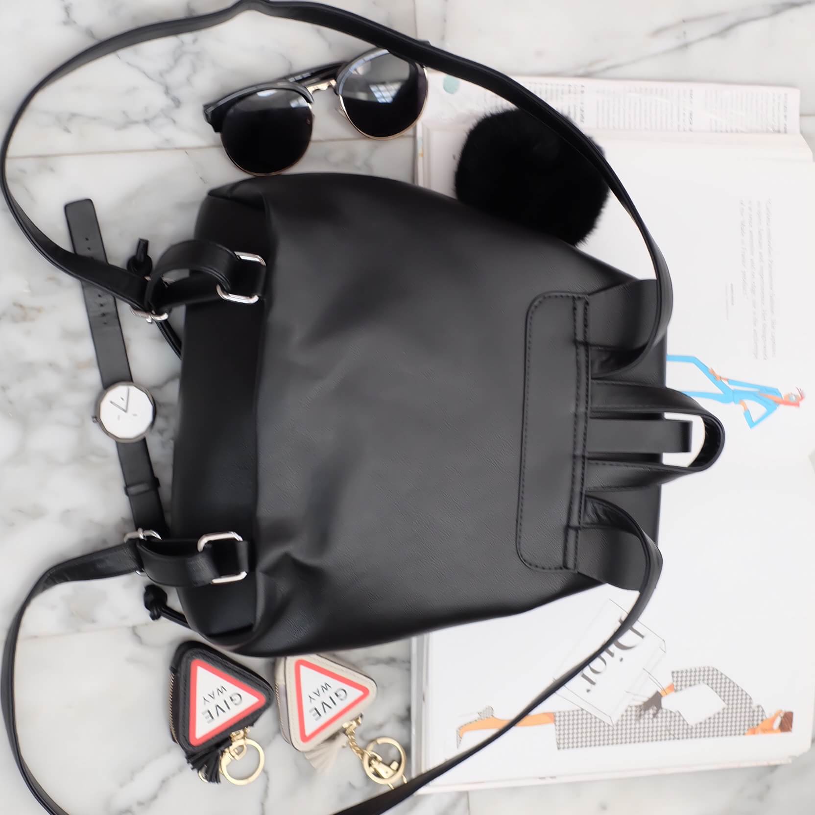 ใหม่ล่าสุด ชนช้อป เลยค่า 👍 กระเป๋าเป้!!! ทรงน่ารักมากๆๆๆ จากแบรนด์ KEEP รุ่น suprem backpack #จุดเด่นที่ >ตัวกระเป๋าทำจากหนังเนื้อดี สีmatte สวยคะ >น้ำหนักเบามาก เพียงแค่ 5 ขีดเท่านั้น >ขนาดกระเป๋ากำลังดีคะ ใส่ กปต ยาว มือถือได้ > มีช่