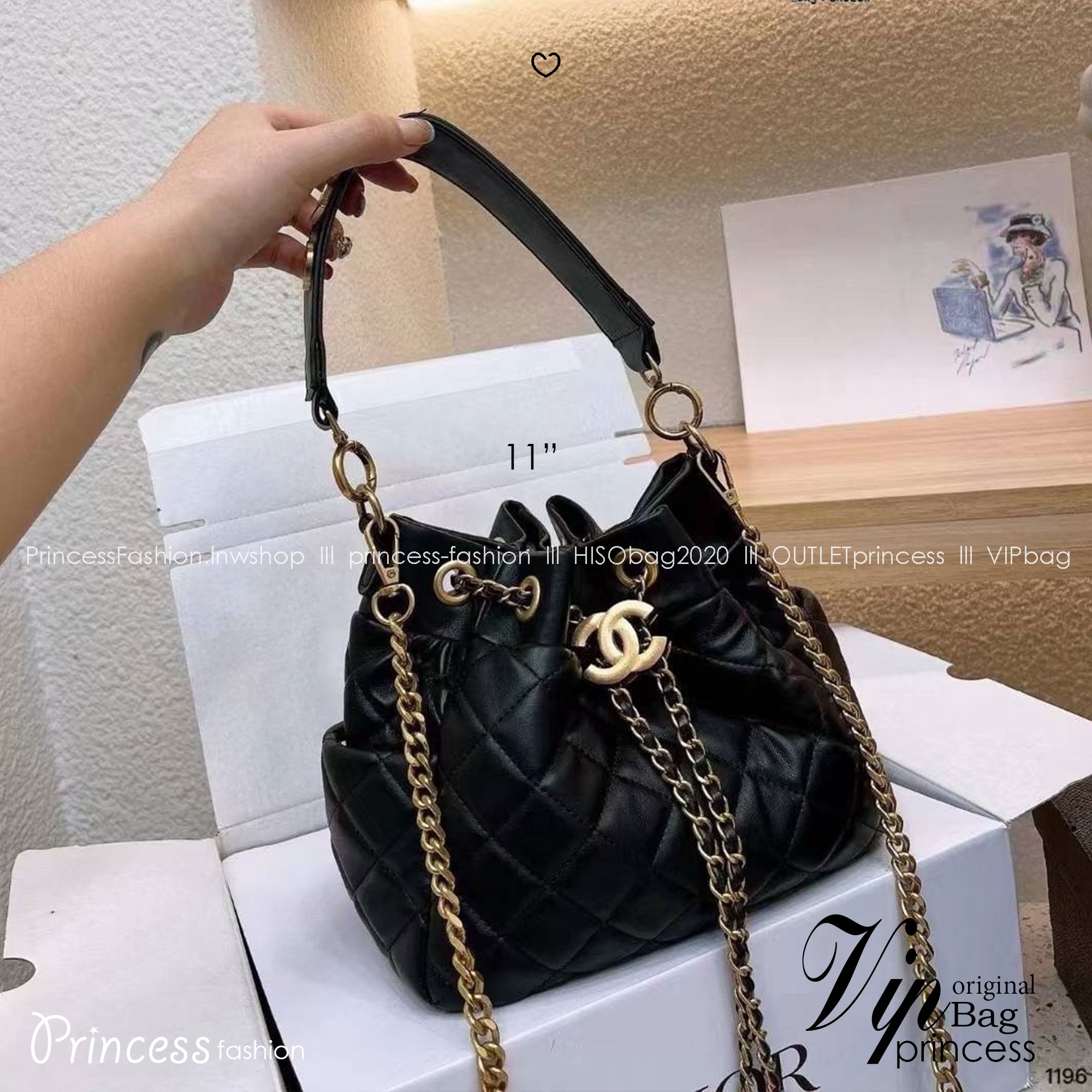 Chanel Bucket Bag กระเป๋าสะพายทรงบัคเก็ต รุ่นลิมิเต็ด โดดเด่นด้วย font โลโก้ หรูเท่ห์สุดๆ มีช่องใส่ของด้านข้างตอบโจทย์การใช้งานได้ดี ภายในโล่งกว้าง จุของได้เยอะ คุ้มค่ามากๆ ใบนี้งานจริงคือสวย