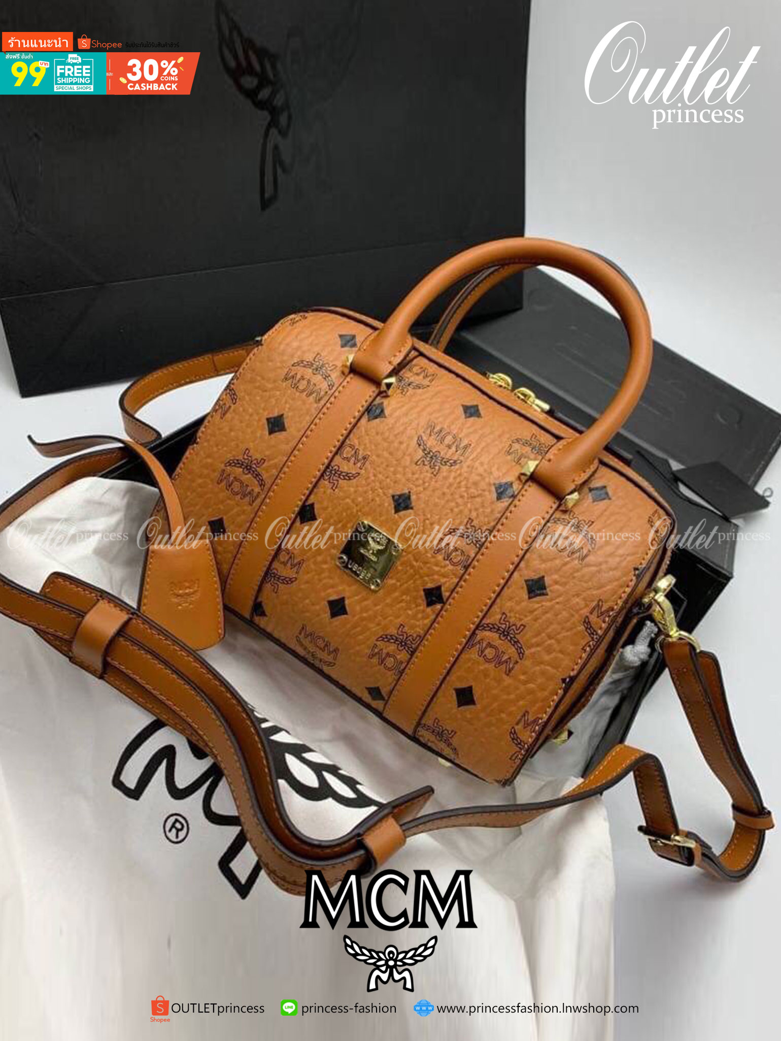 M.C.M ESSENTIAL BOSTON BAG IN VISETOS กระเป๋าถือ/สะพายข้าง ทรงหมอน สวยโดดเด่น ทรงสวยยอดนิยม มาพร้อมพวงหนังห้อย และสายรัดเก็บหูจับ วัสดุหนังแคนวาสคุณภาพดี