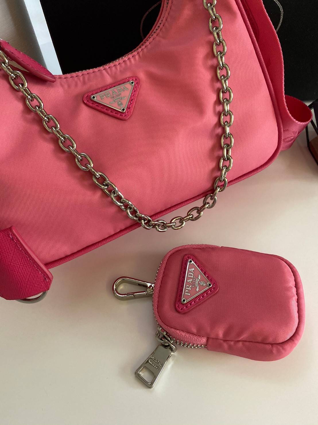 พรีเมี่ยมกิ๊ฟแท้ 100% 】PRADA Re-Edition 2005 nylon shoulder bag [pink]