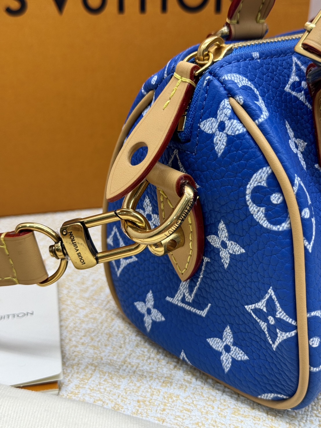 RUNWAY LV Nano Speedy P9 Bandoulière Soft Leather กระเป๋าสะพายสปีดี้รุ่นใหม่ไซส์มินิหรูหรา เกรดท็อปวีไอพี เกรดดีสุด 1:1 หนังแท้สวยงาม เก็บทุกรายละเอียด ใช้สลับแท้ ผ่านทุก ตม. ใช้งานต่างประเทศได้