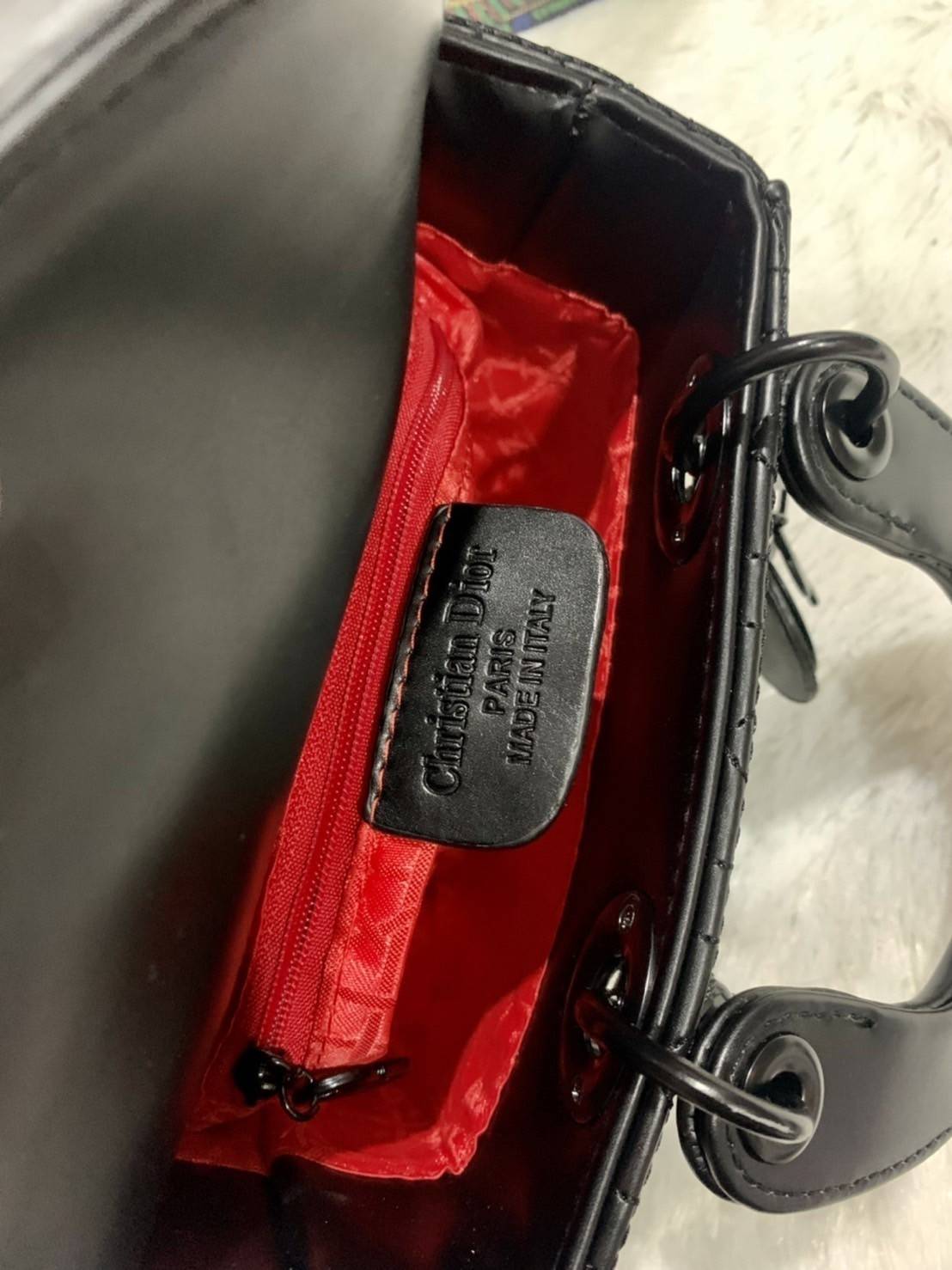 VIP 】MICRO LADY DIOR BAG Cloud ฺBlack & Pink My ABC Cannage Lambskin : VIP GIFT WITH PURCHASE (GWP) พรีเมี่ยมกิ้ฟ Limited Edition จาก DIOR DUTYFREE COUNTER ความสง่างามอีกหนึ่งรุ่นของ Dior รูปทรงสีเหลียม ขนาดกระทัดรัด อะไหล่เข้ากับสีกระเป๋า ตั้งอยู่ทรง ฐาน