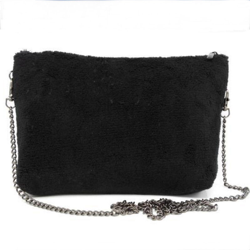 Chanel Precision Velour Crossbody Bag กระเป๋าสะพายพร้อมสายโซ่ ผ้าขนสัตว์วูฟนุ่ม งานพรีเมี่ยมกิ้ฟ จากเคาเตอร์ต่างประเทศคะ ได้ กระเป๋าclutch & shoulder bag จากแบรนด์ Chanel เป็นกระเป๋าผ้าcoton ขนนิ่ม น้ำหนักเบา สวยหรู ตามแบบฉบับของแบรนด์เลย ตัวกระเป๋าขนาดกำ