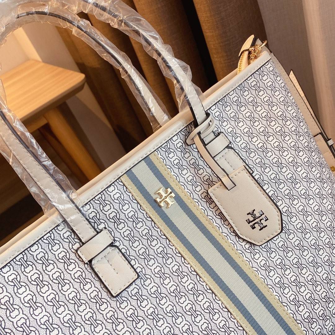 TORY BURCH TOTE BAG กระเป๋าสะพายไหล่ทรงช้อปปิ้ง ทรงคลาสสิค ฮิตตลอดกาล ทรงสวยขนาดกำลังดี