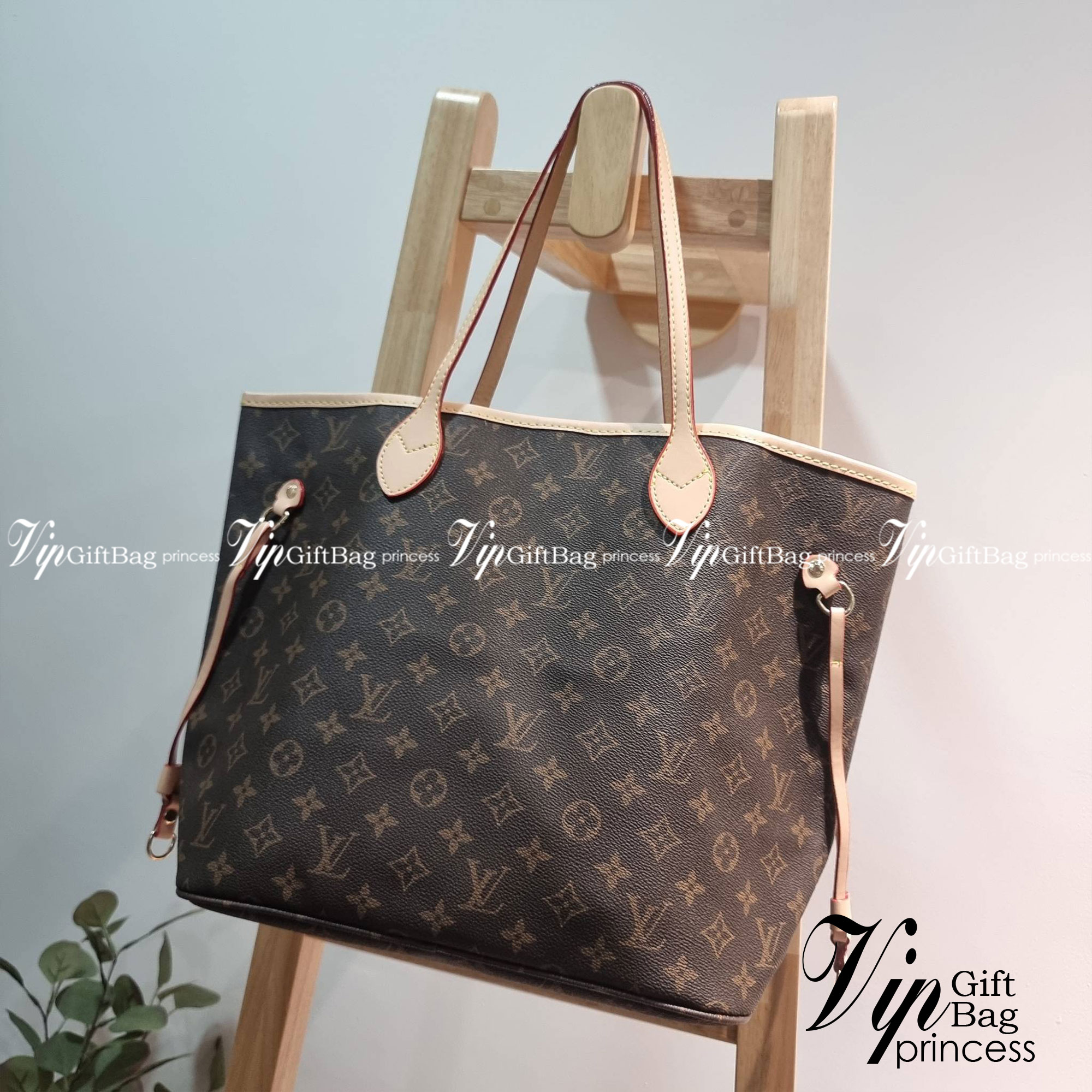 LV Neverfull Monogram / LV 2IN1 TOTE SET กระเป๋าสะพายไหล่ใบใหญ่ทรง tote มาพร้อมใบลูก คลาสสิคที่สุด เป็นอีกรุ่นที่มีคนใช้กันทั่วบ้านทั่วเมือง ฮิตแบบไม่ต้องพูดเยอะ