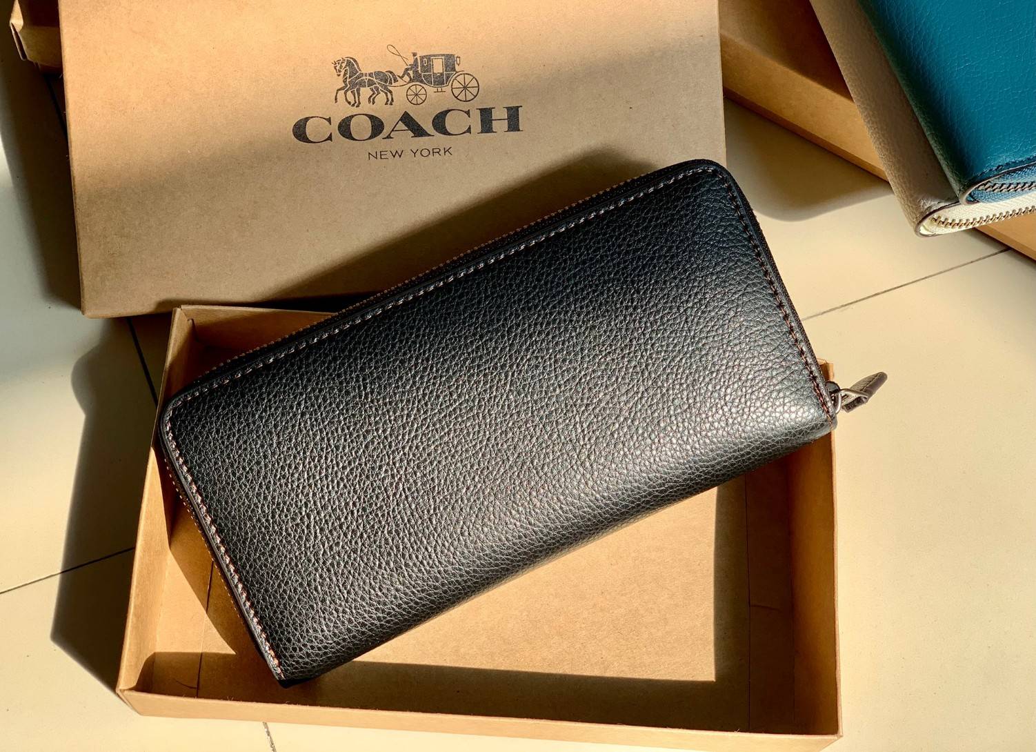 ของแท้ 💯% COACH ZIP WALLET SNOOPY LIMITED ((16122B)) พร้อมส่ง!! กระเป๋าเงินใบยาวซิปรอบ หนังแท้ลายหนังสวย