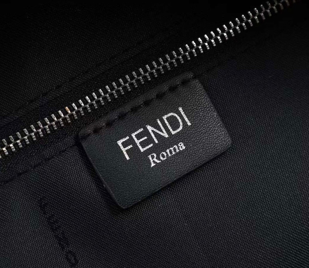 FENDI monster backpack เกรดออริจินอล FENDI Unisex Calfskin Nylon Logo Backpack กระเป๋าเป้เฟนดิ รุ่นยอดนิยมเอกลักษณ์แบรนด์ จุของได้เยอะ ใช้ได้ทั้งชายหญิง พกใบนี้ใบเดียวเอาอยู่ เป็นหนึ่งคอลเลคชั่นเด็ดที่สุดแห่งปีเลยจ้า