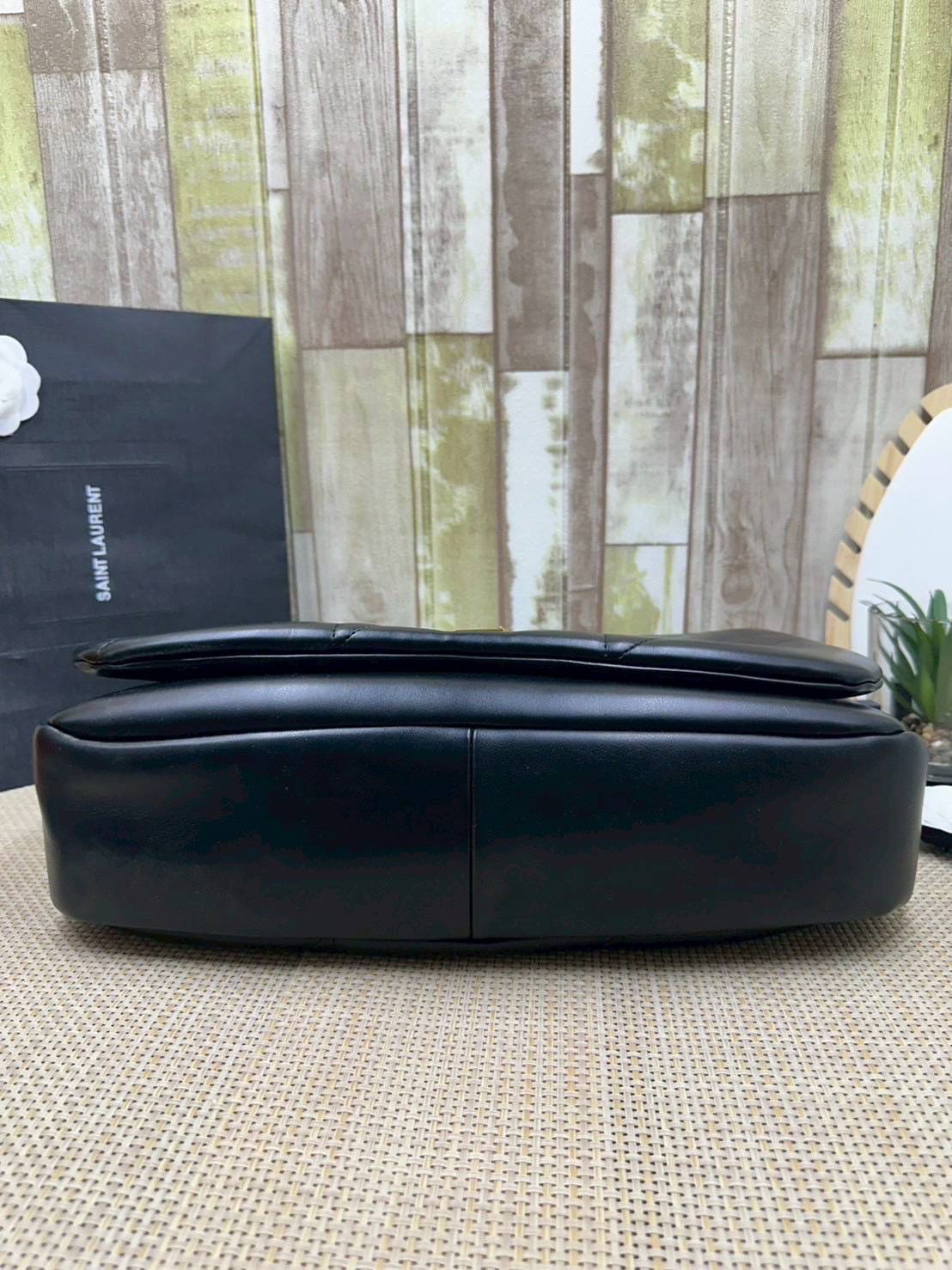 ORI หนังแท้ | YSL JAMIE 4.3 medium Bag 35cm กระเป๋าสะพายใบใหญ่ เรียบหรู ดูปัง ดูแพง สีดำคลาสสิคตัดกับอะไหล่สีทองได้อย่างลงตัว ภายในโล่งกว้าง จุของได้แบบเต็มที่