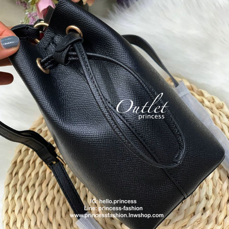 COACH LENA CROSSBODY BAG กระเป๋าสะพายทรง bucket หนังแกะแท้ หนังนิ่ม เบา ขนาดกำลังน่ารัก เปิดปิดแบย drawstring, แม่เหล็ก ภายในโล่ง ใส่ wallet กลาง มือถือทุกรุ่น และของใช้ส่วนตัว สายสะพานปรับได้ค่ะ