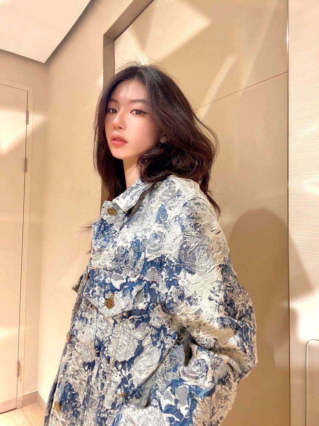 LV Classic Denim Jacket / LOUIS VUITTON Jacket เสื้อแจ็คเก็ตเดนิมทรงคลาสสิก เกรดออริจินอล มีป้ายแท็กที่คอเสื้อ ใส่ได้ทั้งผู้หญิงผู้ชาย พร้อมส่งที่ไทย ภาพสินค้าถ่ายจากงานขายจริง ใช้งานต่างประเทศได้