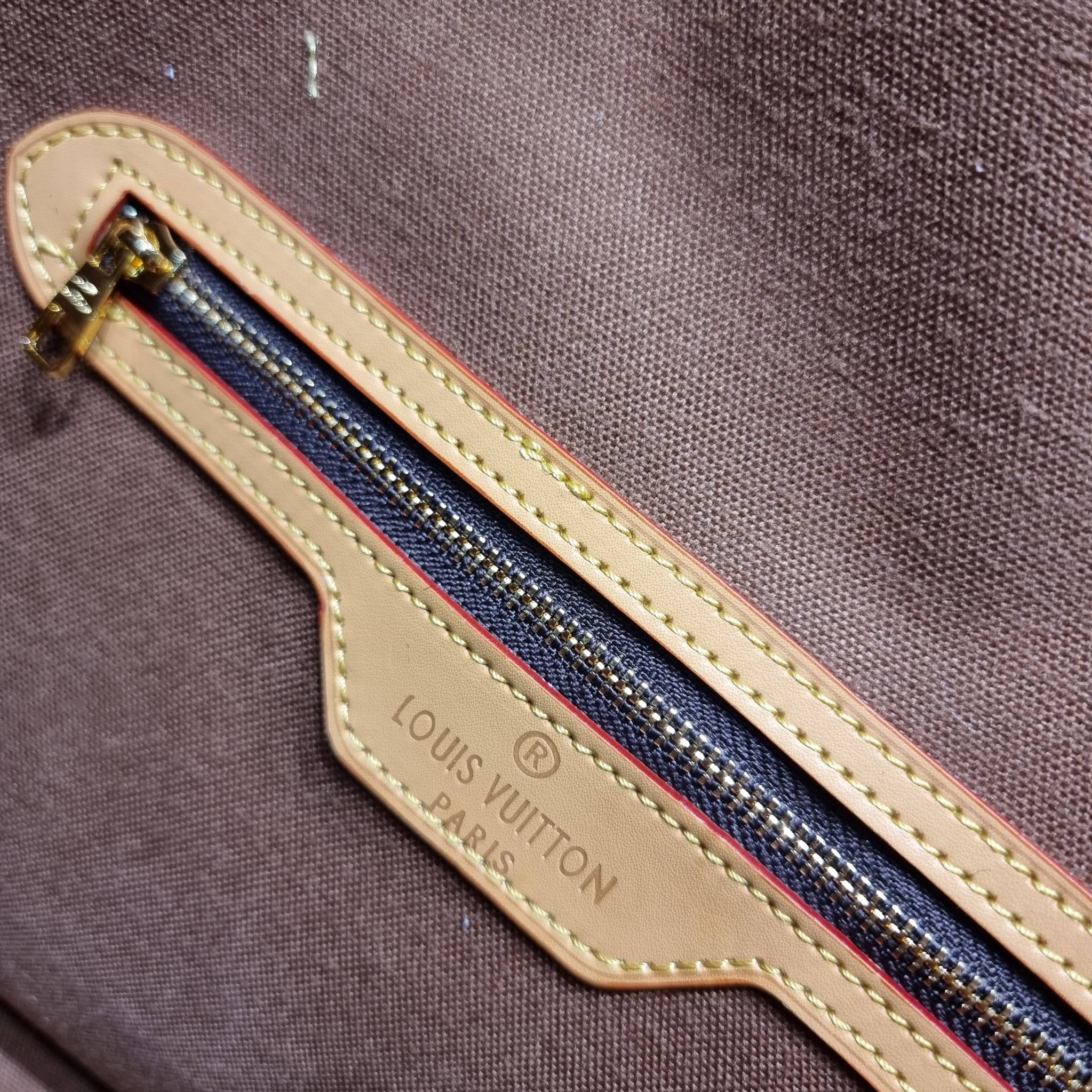 LV Vintage Monogram Sac Gibeciere GM messenger / LV GIBECIERE CROSSBODY BAG กระเป๋าสะพายข้างใบใหญ่ ทรงแมสเซนเจอร์ เอาใจหนุ่มๆ ดีไซน์วินเทจ ย้อนยุค คลาสสิคไม่มีเบื่อ วัสดุหนังแคนวาส ทนทาน