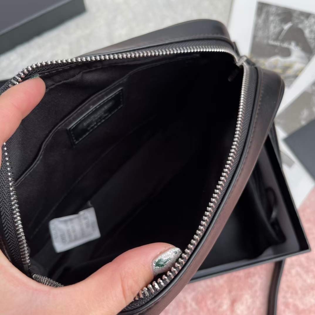 YSL LOU CAMERA BAG IN QUILTED LEATHER 23 cm กระเป๋าสะพาย เกรดหนังสวยเต็มใบ เกรดออริ 1:1 ใช้งานต่างประเทศได้