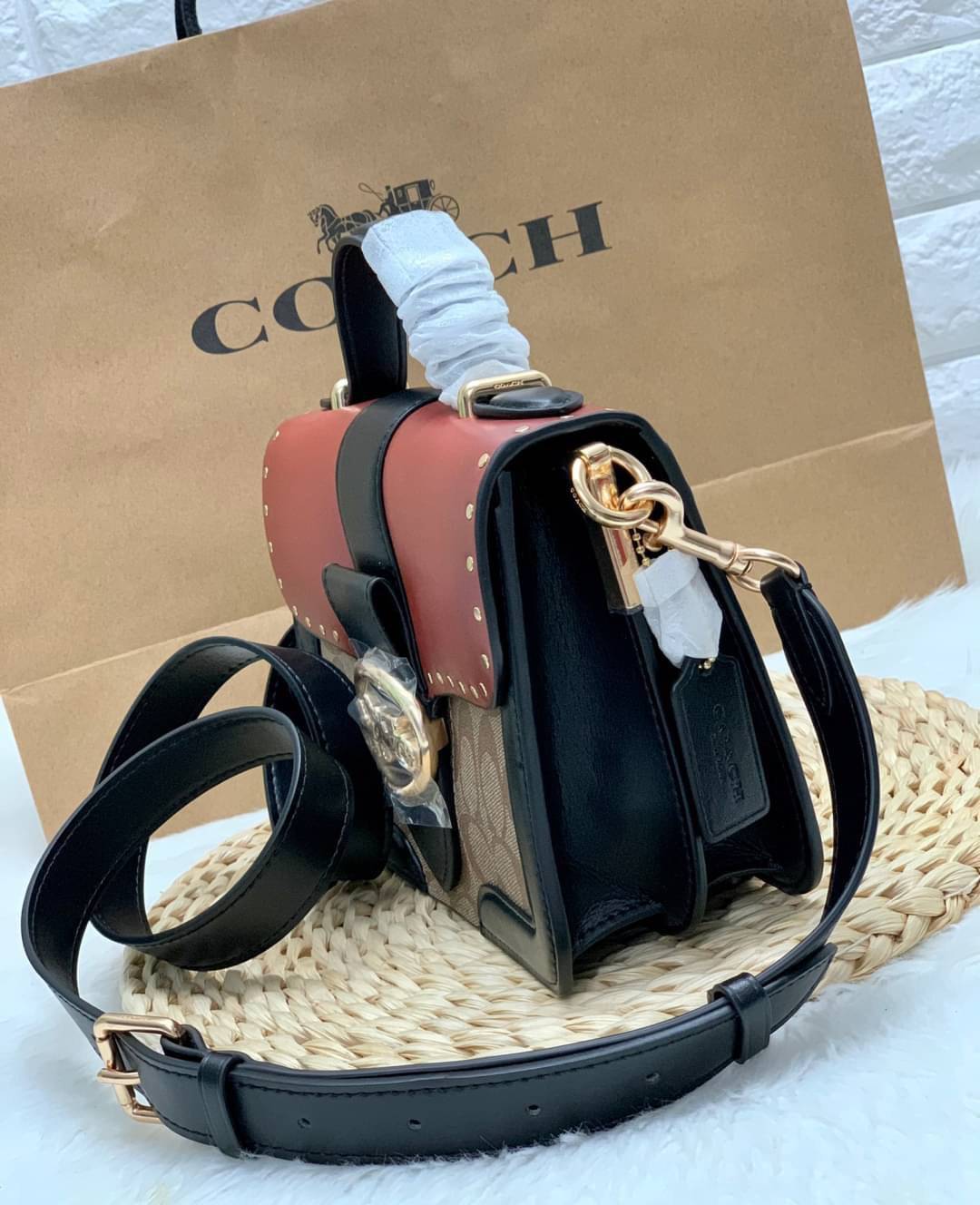 ของแท้ 💯% COACH SMALL GEORGIE TOP HANDLE IN BLOCKED SIGNATURE CANVAS ((6504//0468)) กระเป๋าหิ้ว//สะพายข้างได้ วัสดุหนังแท้