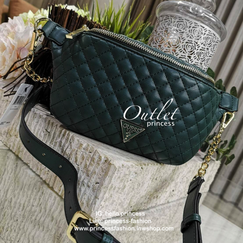 Guess Woman Factory Belt Bag กระเป๋าสะพาย/คาดเอว/คาดอก รุ่นใหม่ดีไซน์ยอดนิยมจาก GUESS FACTORY วัสดุหนังเเกะสังเคราะห์เนื้อหนานิ่มลายตาราง เปิดปิดด้วยซิปสะดวกใช้ ด้านหน้ามีโลโก้ ภายในมีโลโก้และช่องซิป มาพร้อมสายสะพายให้เลือกใช้ถึง2แบบไม่จำเจ ทั้งสายโซ่และส