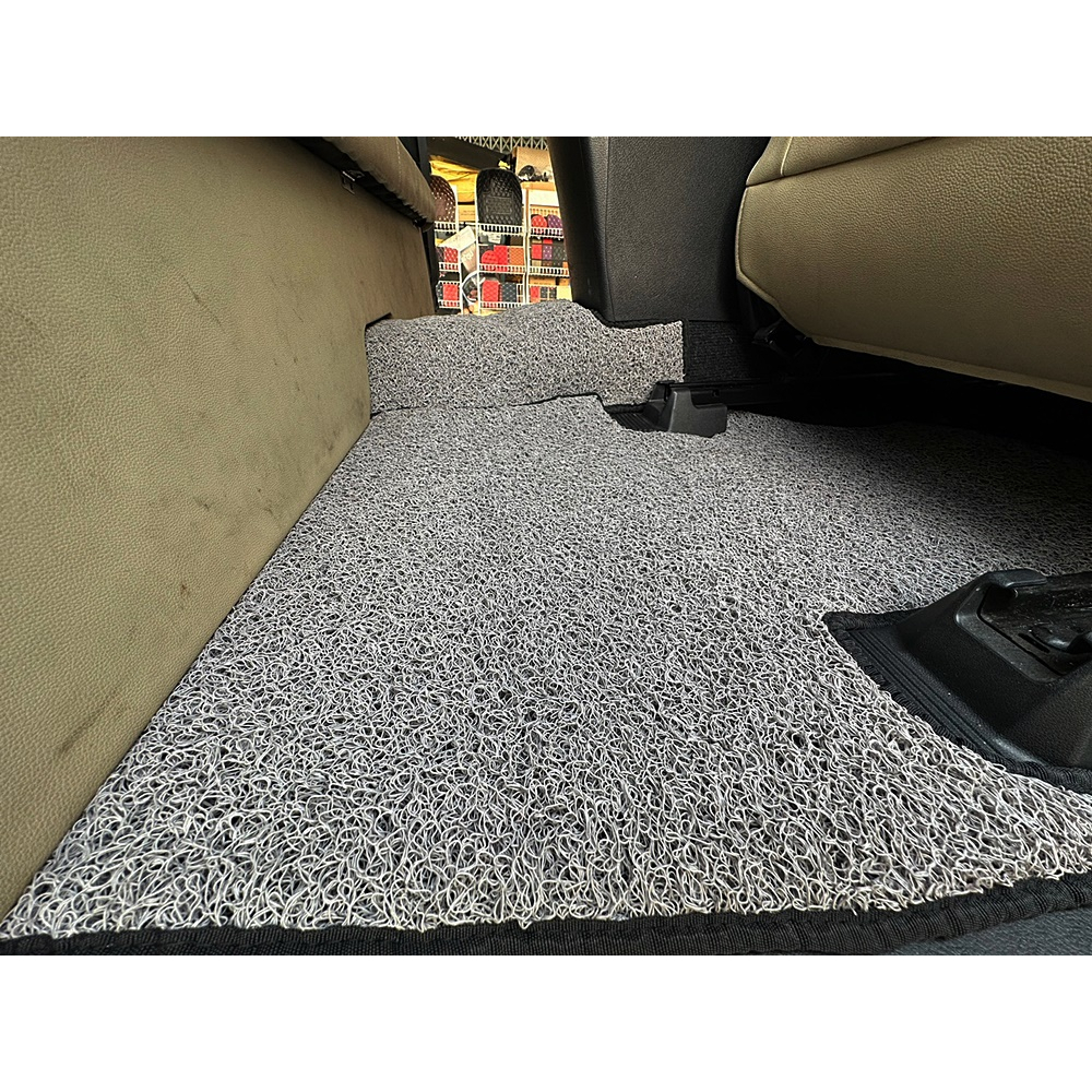 พรมดักฝุ่นไวนิล TOYOTA REVO CAB (ออโต้) พรมดักฝุ่นในรถ สีเทาขอบดำ เข้ารูป 5ชิ้น (*สินค้าลดล้างสต็อค)