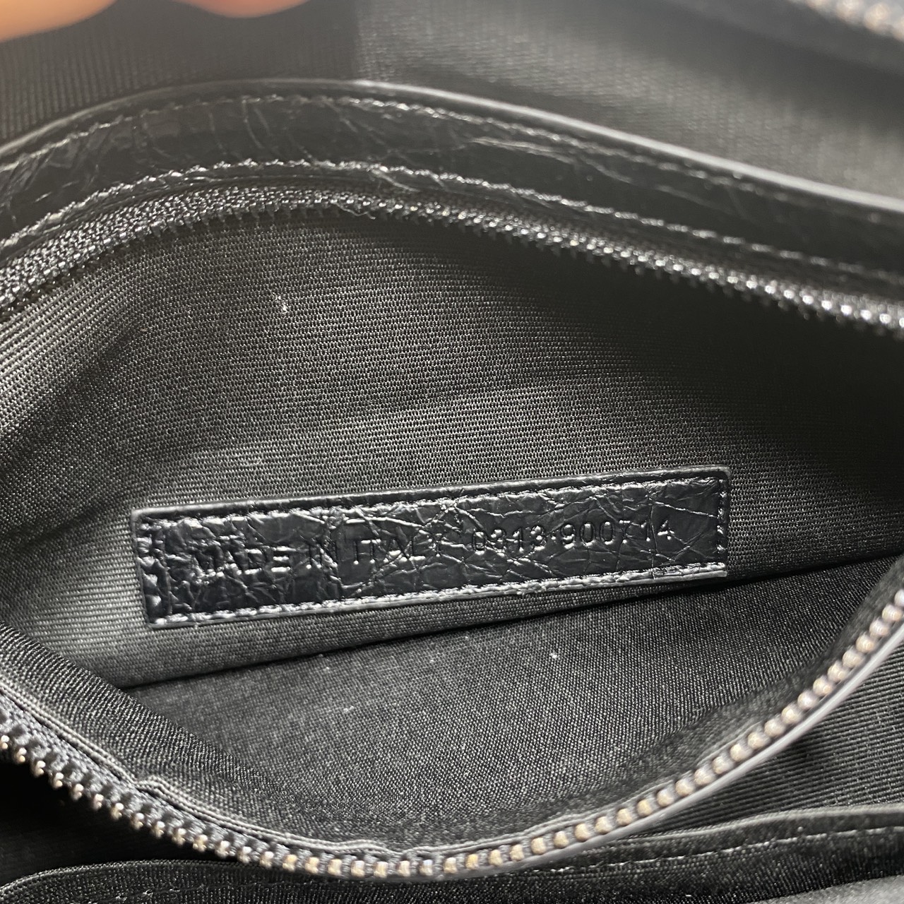 ORI หนังแท้ | Balenciaga Le City Bag East-west Bag กระเป๋าถือ/สะพายข้างทรงยาวดีไซน์โดดเด่นสวยเท่ล้ำสมัย ที่สุดแห่งความไอคอนิกไม่เหมือนใคร มีกิมมิคและลูกเล่นแพรวพราว