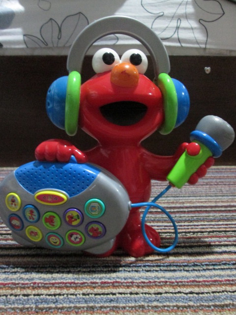 Fisher Price Sesame Street Sing With Elmo's Greatest Hits ของเล่นมือสอง