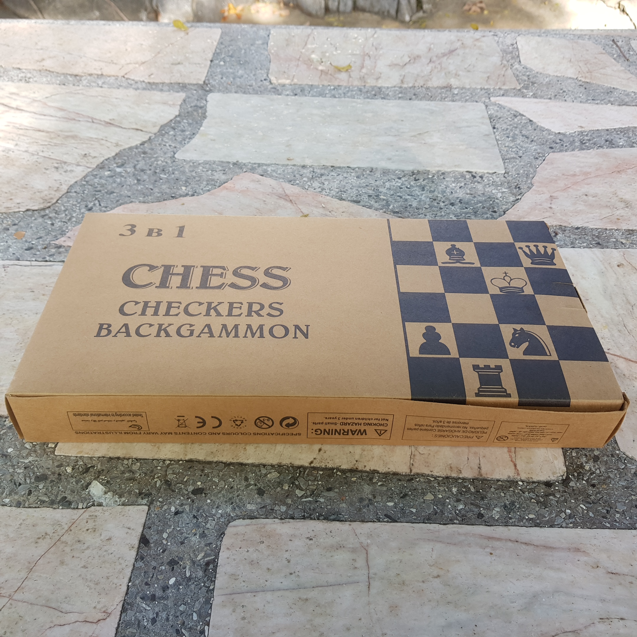 ชุดหมากรุกสากลไม้พับได้ 3 ใน 1 พร้อมหมากฮอสและแบ๊กเกมม่อน (Chess,Checker,Backgammon)