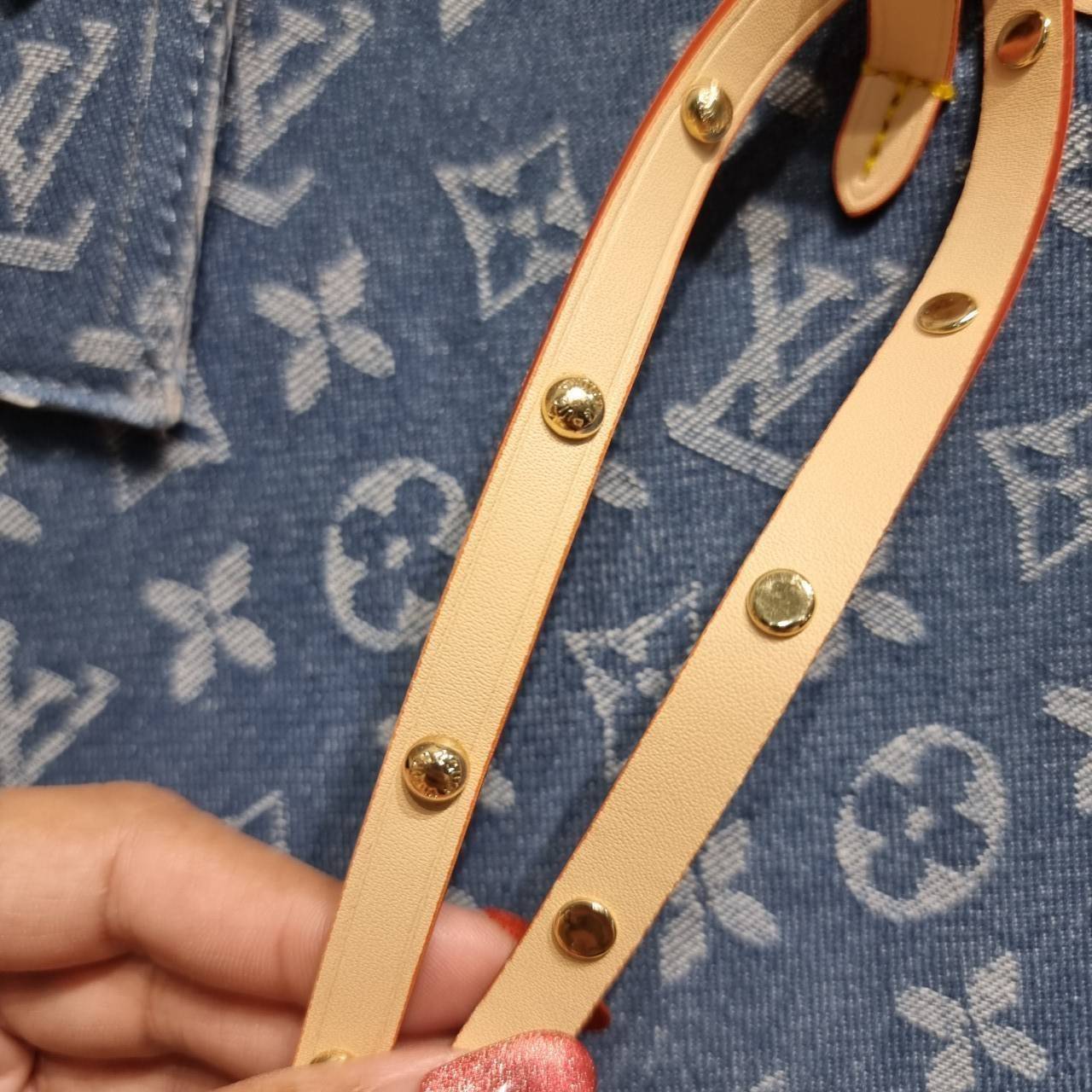 LV Monogram Denim Carry /LV CARRYALL DENIM BAG ใหม่ล่าสุด สไตล์เดนิมสุดชิค รุ่นลิมิเต็ดที่สาวๆตามหา กระเป๋าสะพายไหล่ทรงสวย ดีไซน์เรียบง่ายคลาสสิค หรู ดูผู้ดี รูปทรงใช้งานง่าย มาพร้อมใบลูก ไว้เก็บของจุกจิก