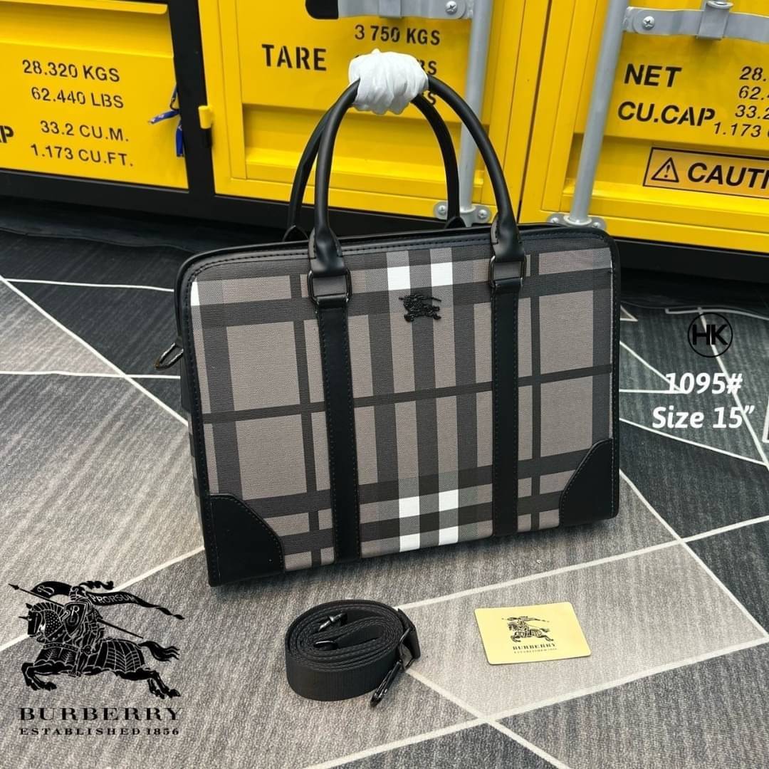 Burberry Men Ainsworth Briefcase / Burberry Newburg Briefcase / Burberry Briefcase Men Bag กระเป๋าเอกสารผู้ชาย กระเป๋าถือแนวนอนกระเป๋าธุรกิจใบใหญ่ สวยงามน่าใช้ จะถือหรือใช้แบบสะพายข้าง ลุคออกมาคือดูดีทีเดียว สินค้าแนะนำ