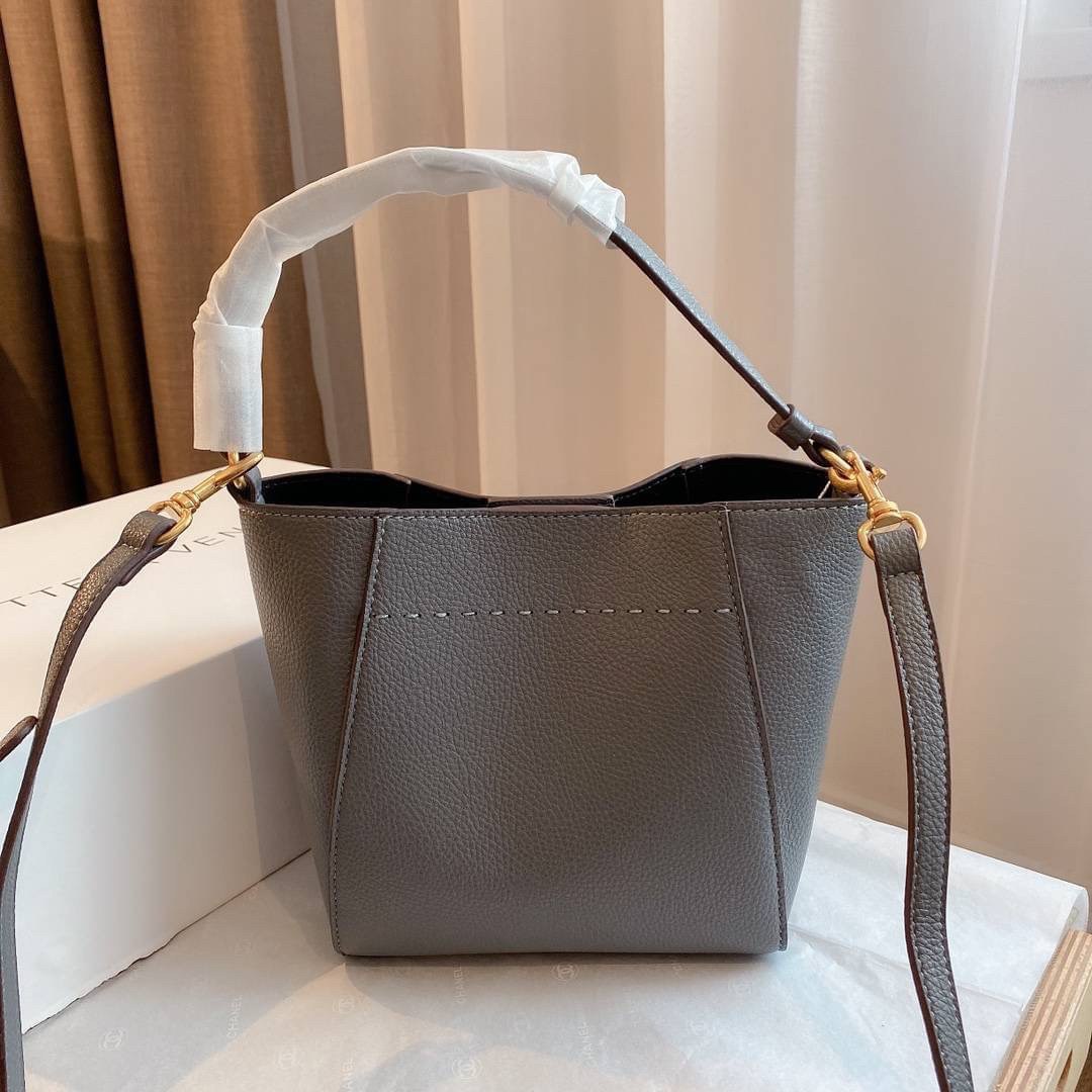 TORY BURCH MCGRAW MINI BUCKET BAG กระเป๋าสะพาย *วัสดุหนังวัวแท้ หนังนุ่ม หนังหอม น้ำหนักเบามากกก!