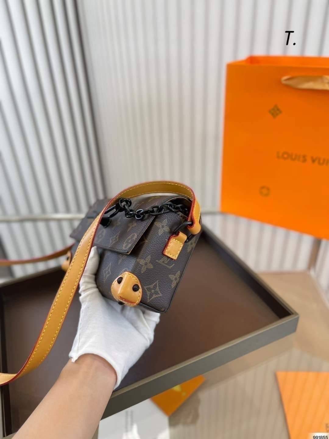 LV Streamer Messenger Bag กระเป๋าสะพายทรงกล่องที่สุดของรุ่นหายาก ดีไซน์คลาสสิกน่าใช้ ใช้ได้ทั้งชายหญิง unisex cool