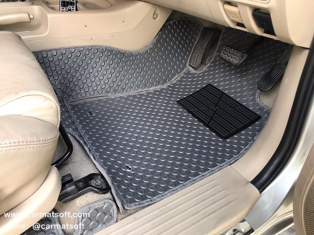 พรมปูพื้นรถยนต์Toyota Fortuner ปี2005-15 ฟอร์จูนเนอร์ พรมกระดุม สีเทา เต็มคัน