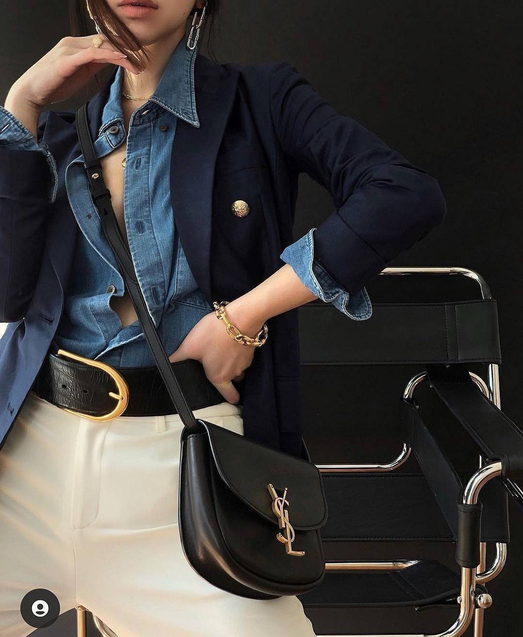 VIP 🥂 สีใหม่พร้อมส่ง! Saint Laurent Kaia Small YSL Plaque Leather Cross Body Bag / YVES SAINT LAURENT YSL BAG VIP วัสดุ Calfskin หนังเรียบอยู่ทรงเปิดปิดด้วยฝาปิดโลโก้แบรนด์อะไหล่ทอง ภายในโล่งมีโลโก้และช่องย่อยสามารถใส่มือถือของใช้จุกจิกได้เยอะ สาย