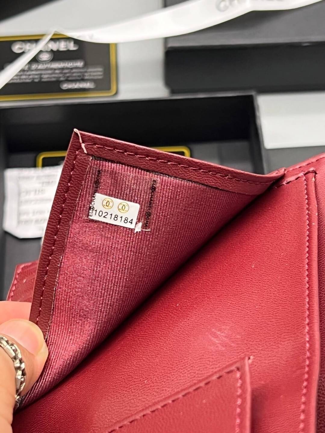 CHANEL Wallet Tri-fold Caviar / Chanel Short Wallet หนังคาเวียร์ กระเป๋าสตางค์ชาแนลใบสั้น เกรดออริจินอล ภาพถ่ายจากงานขายจริง ใช้งานต่างประเทศได้