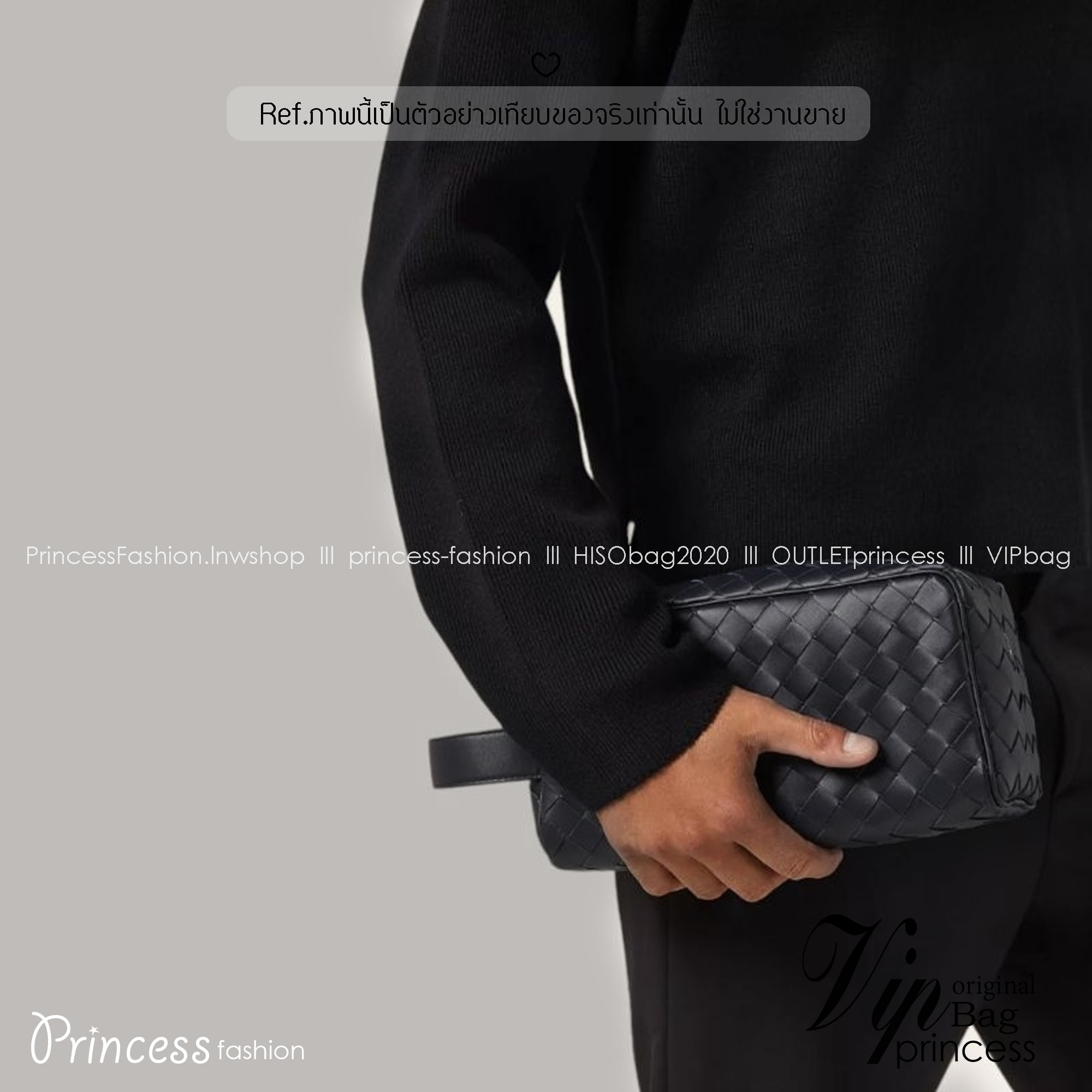 2Zip Bottega Veneta Intrecciato Travel Pouch กระเป๋าทรงพอชพร้อมหูจับในตัว รุ่นยอดนิยม สวยหรูคลาสสิค ดีไซน์หนังสานตารางโดดเด่นเป็นเอกลักษณ์ที่คงความเรียบหรูดูแพงไว้อย่างลงตัว กิมมิคที่ใครๆก็อยากเป็นเจ้าของ