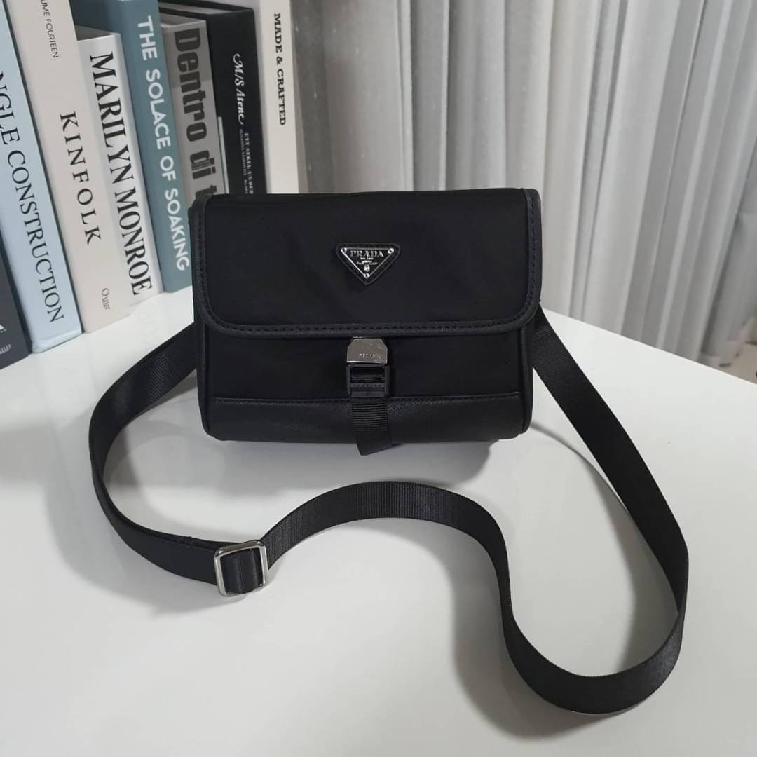 พรีเมี่ยมกิ๊ฟแท้ 100% FOR MEN COMING NOW!!! กระเป๋าทรง MESSENGER ใบเล็กกับ PRADA CROSSBODY NYLON BAG