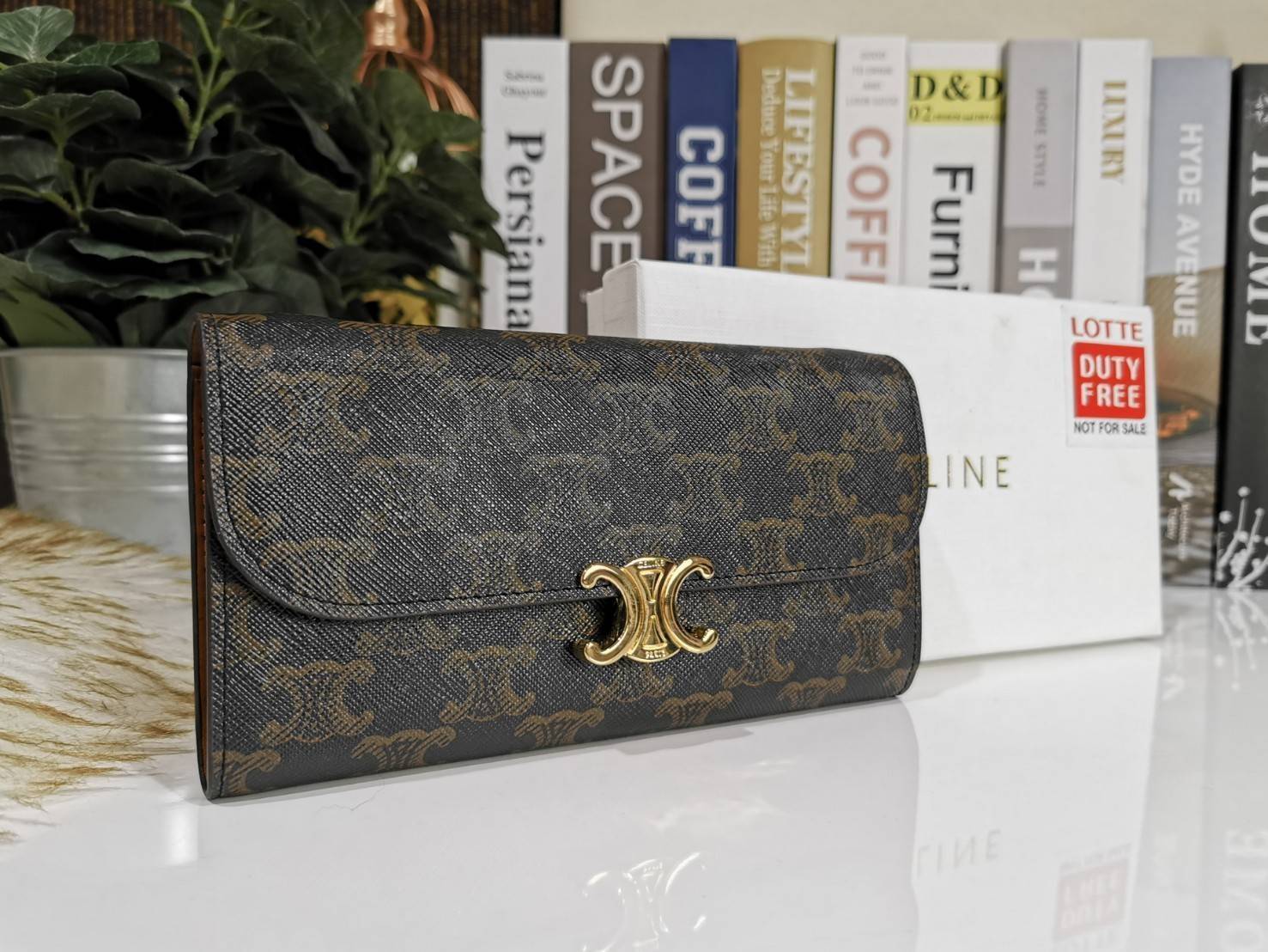 CELINE LONG WALLET BAG VIP GIFT WITH PURCHASE-GWP กระเป๋าพรีเมี่ยมกิ๊ฟ Limited จาก CELINE HAUTE PARFUME DUTYFREE COUNTER วัสดุ Triomphe Canvas