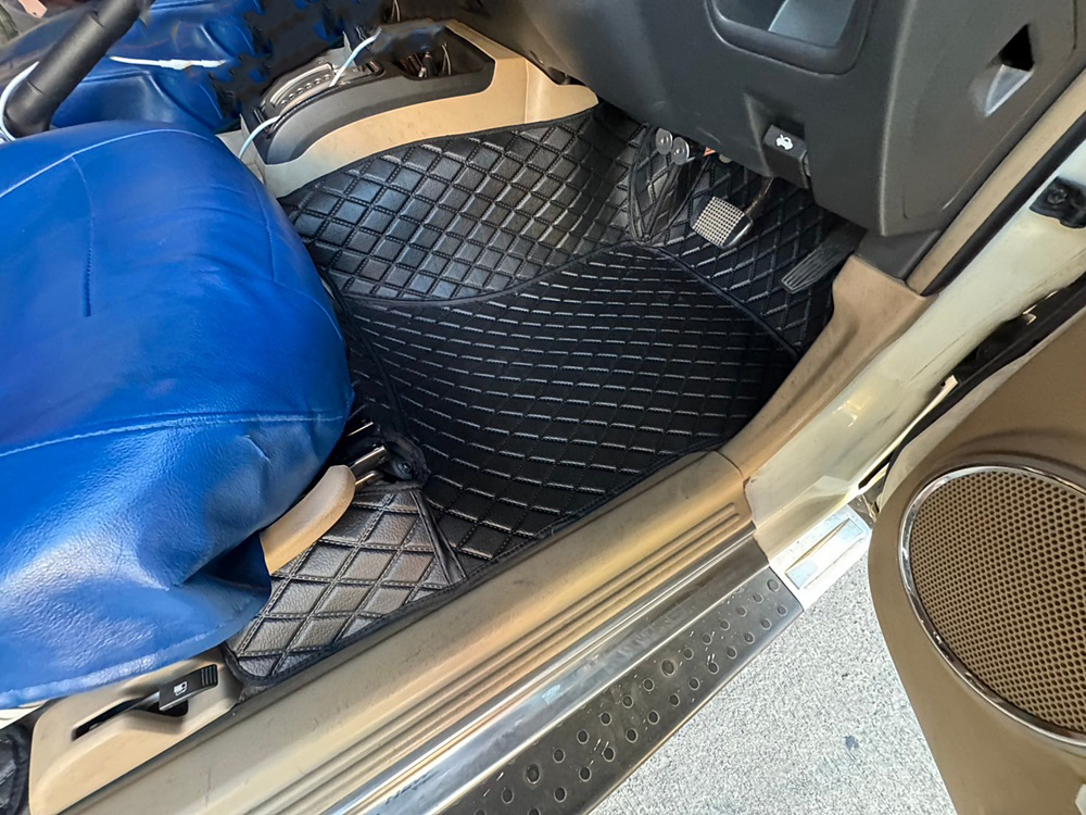 ยางปูพื้นรถยนต์ ISUZU D-MAX 4D 2005-2011 ลายไดมอนด์ สีดำ เต็มคัน