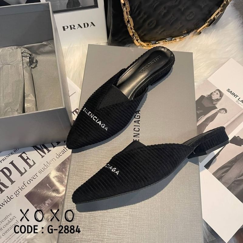 Balenciaga Shoes / BLCG Shoes รองเท้างานสวม วัสดุผ้าลูกฟูก นุ่มมาก ด้านหน้า แต่งยางยืด ปักโลโก้แบรนด์ มีส้นเล็กน้อยทรงเหลี่ยมใส่สบาย ใช้งานไม่เมื่อยน้ำหนะกเบา