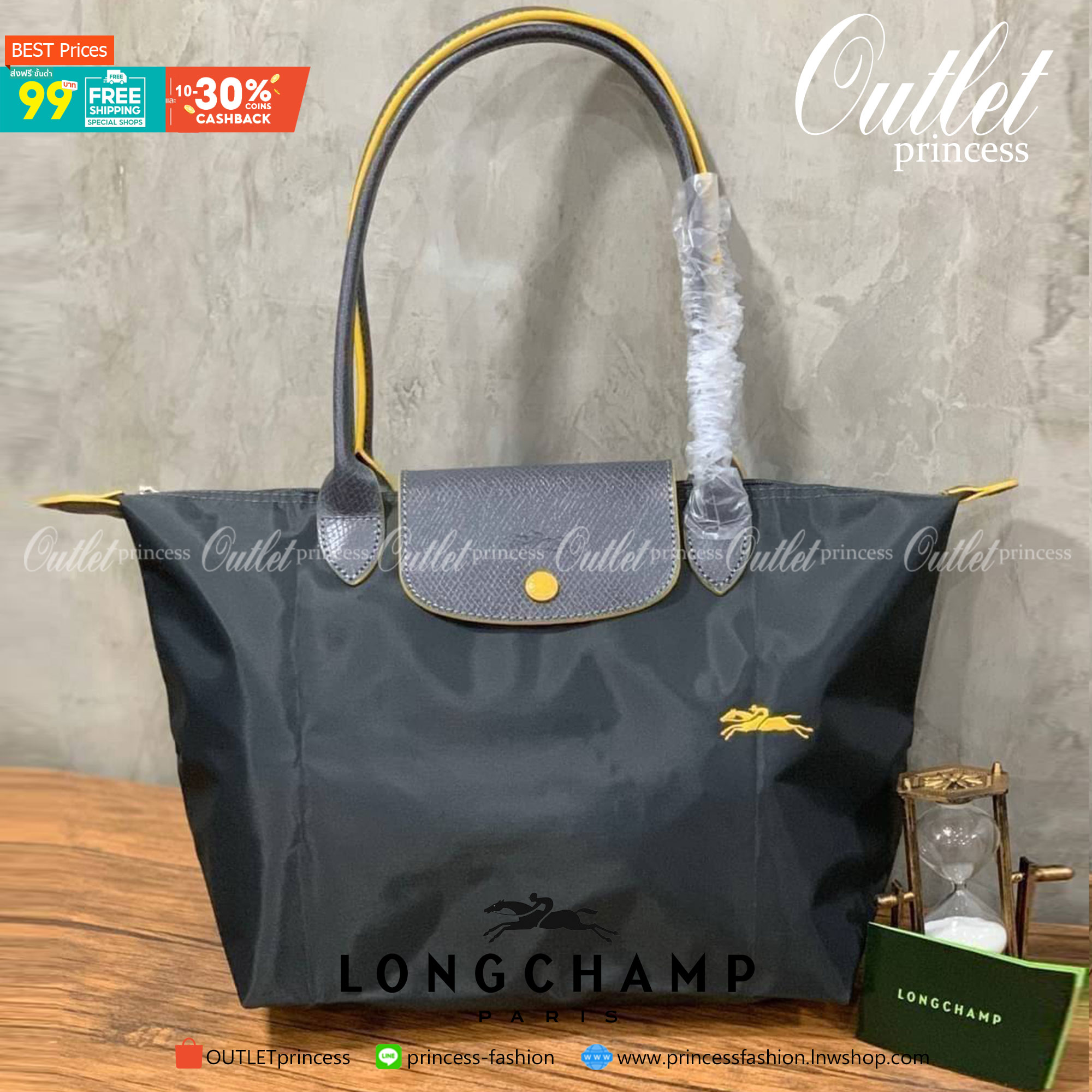 Longchamp LE PLIAGE Club (พร้อมส่ง 8 สี) TOTE BAG S กระเป๋ารุ่นยอดนิยม ที่สาวๆ ต้องมีไว้เก็บไว้สักใบ ด้วยตัวน้ำหนักกระเป๋า Longchamp เบาแสนเบา แต่จุของได้เยอะมาก สำหรับลุคทางการกึ่งลำลอง แฝงความสบาย ยามเดินทาง จุดเด่นอย่างหนึ่งของ กระเป๋าก็คือ สามาถพับเก็