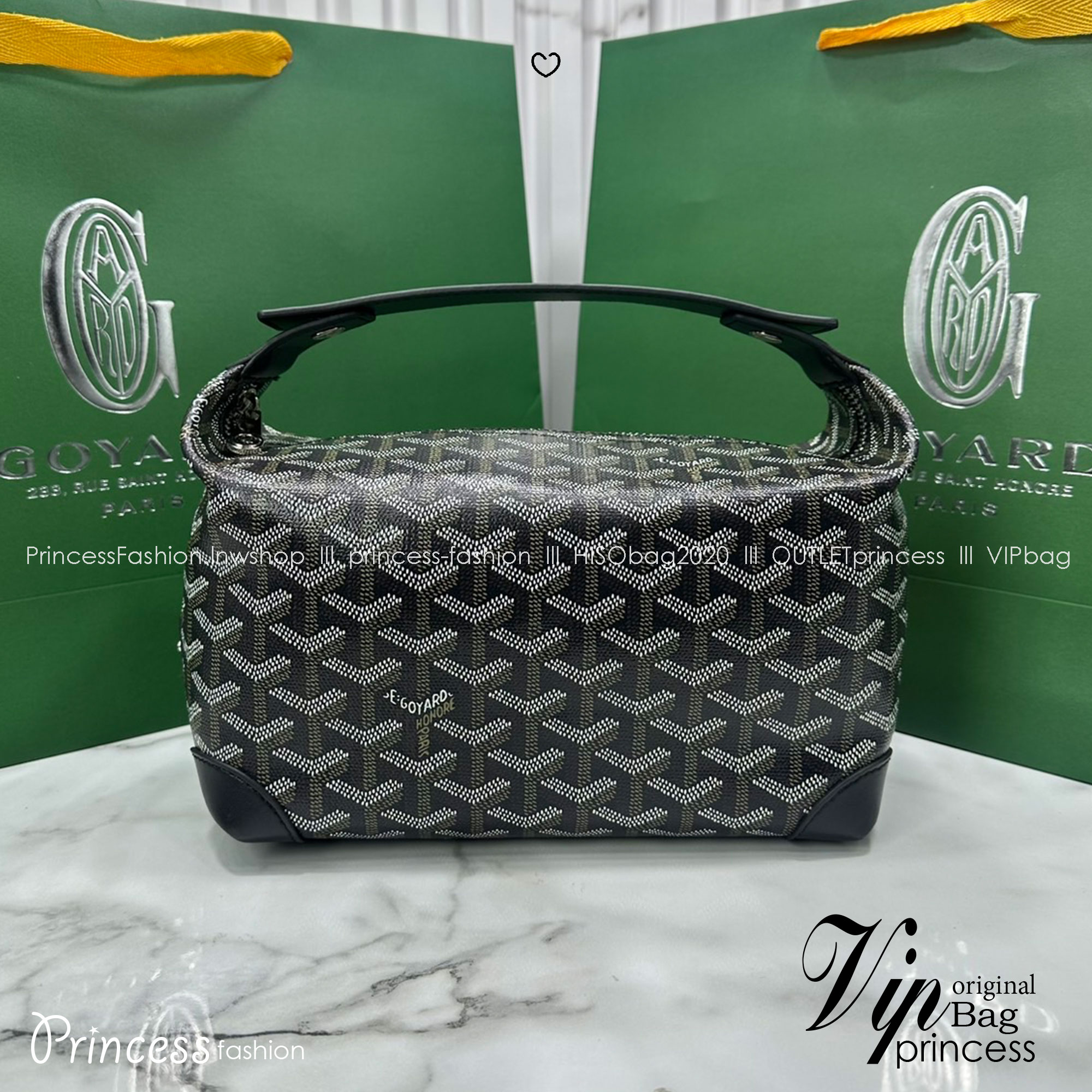 ORI หนังแท้ | Goyard Bowling 25 Toiletry Bag / Goyard Pouch กระเป๋าทรงพอช พร้อมสายถือจับถนัดมือใช้งานง่ายกะทัดรัด ตอบโจทย์ความเรียบง่ายแต่คลาสสิก ใช้ได้ทั้งชายหญิง หรูหรา ติดแกรมที่สุด เป็นรุ่นตามหา ที่ตอนนี้มีพร้อมส่งแล้วค่า