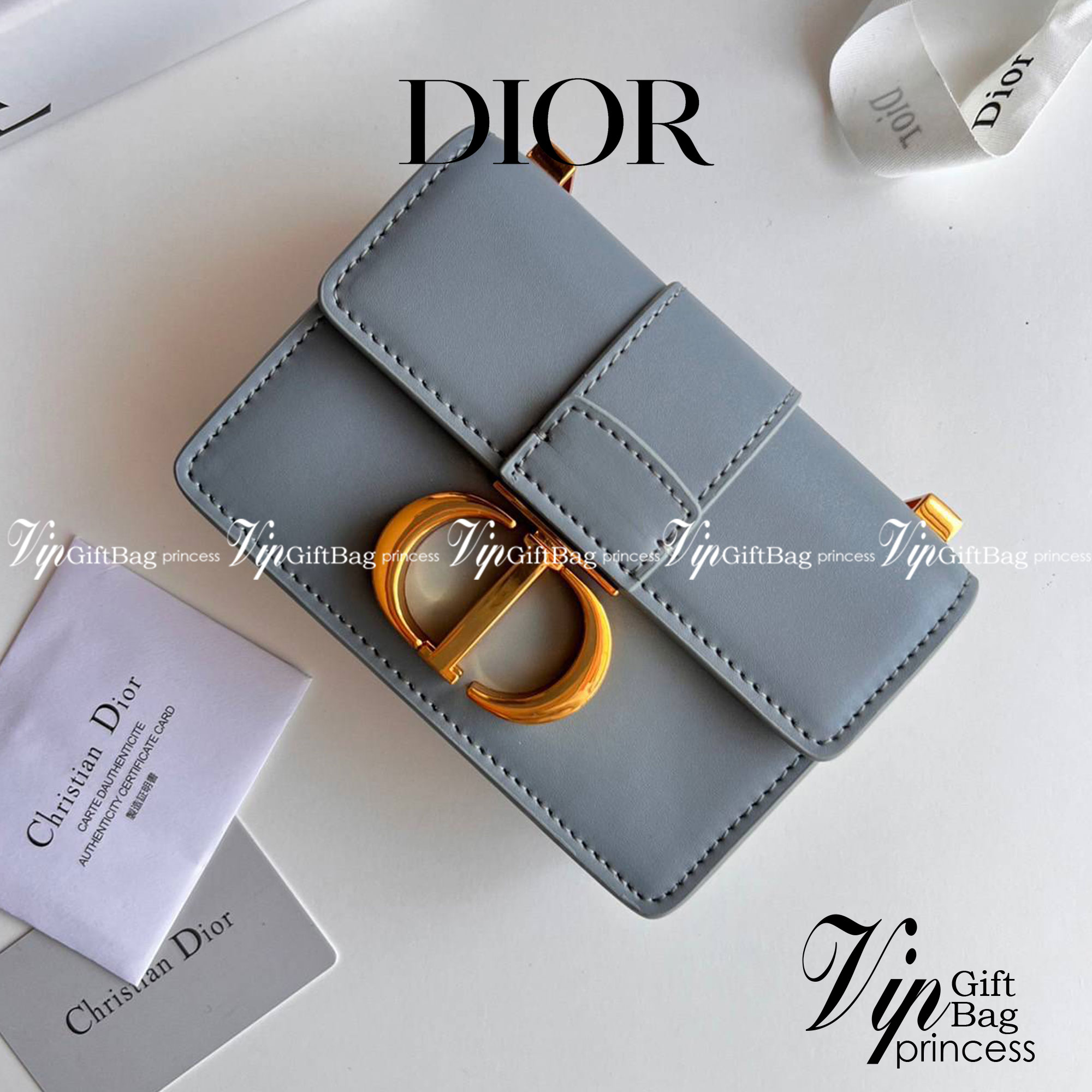 หนังแท้ DIOR Micro 30 Montaigne Bag พร้อมส่งที่ไทย เกรดเทพออริจินอลหนังแท้ สวยมากค่ะ ภาพสินค้าถ่ายจากงานขายจริง ใช้งานต่างประเทศได้ สายสะพายหนังยาวถอดได้ปรับระดับได้ จะสะพายไหล่หรือ CROSSBODY ก็ดูดีลุ๊คนี้คุณหนูมากค่ะ ไอเท็มนี้แนะนำไม่มีเอ้าท์ค่ะ ภาพถ่ายส