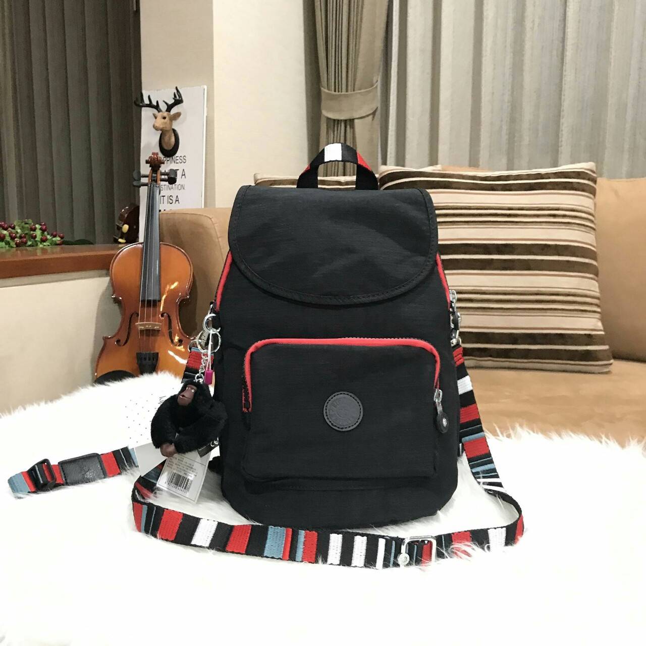 KIPLING ART 2WAY BACKPACK NEW ARRIVAL! กระเป๋าสะพายเป้สไตล์ลำลองรุ่นใหม่ วัสดุ Nylon+Polyester 100% โดดเด่นที่สามารถสะพายได้หลายแบบ ทั้งแบบเป้ หรือใช้สายยาวสะพายไหล่ หรือจะ Crossbody ก็ได้ค่ะ หูหิ้วเเละสายสะพายลวดลายสวย มีช่อง ซิปใส่ของด้านหน้า มีช่องใส่ข