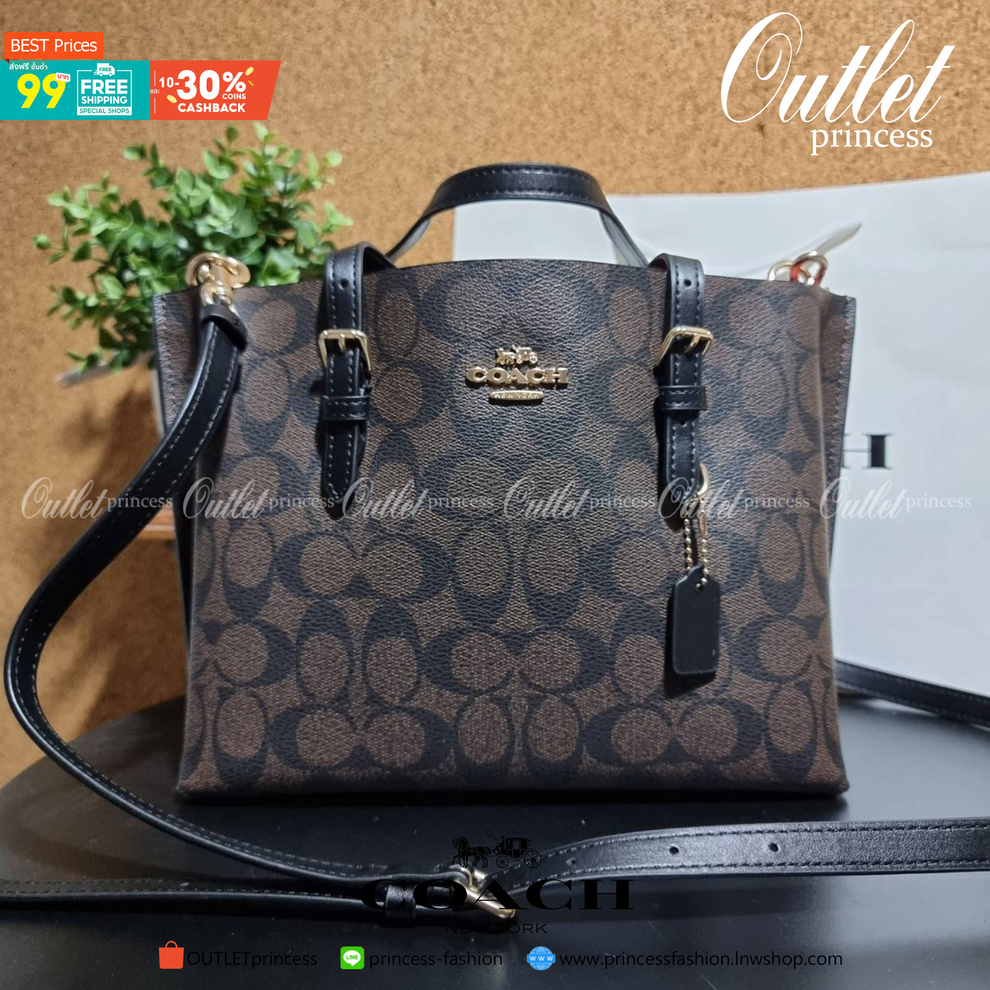 COACH C4250 MOLLIE TOTE 25 IN SIGNATURE CANVAS น้องมาแล้วจ้าาา ใหม่ล่าสุด กระเป๋าโท้ทไซส์เล็กที่สาวๆตามหา ดีไซน์คลาสสิคเหมือนเดิม เพิ่มเติมคือสะดวกขึ้นเยอะ!! ย่อส่วนมาจากใบใหญ่เป๊ะๆ น่ารักน่าใช้มากๆ วัสดุหนังแคนวาสเคลือบลาย ภายในโล่งกว้าง มีช่องซิปกลางใส่