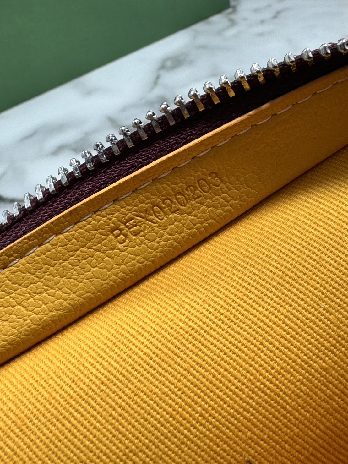 ORI หนังแท้ | Goyard Jouvence MM Toiletry Bag / Goyard Clutch bag กระเป๋าทรงคลัชกะทัดรัด เหมาะสำหรับการเก็บของในแนวตั้งและป้องกันการหกหรือรั่วไหล แคนวาสทำความสะอาดง่าย