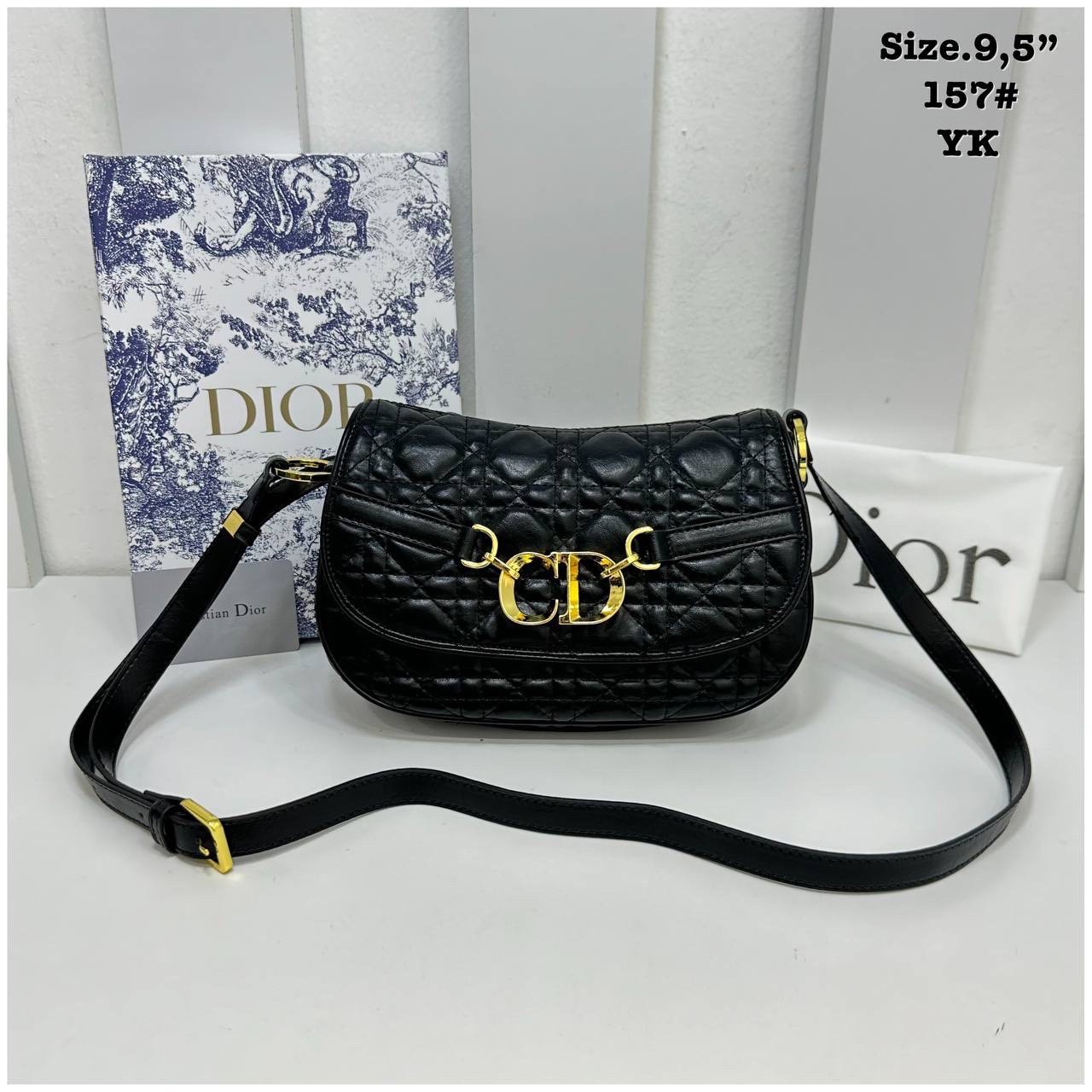 DIOR Small CD Besace Bag / Leather / Oblique Jacquard กระเป๋าสะพายดีไซส์ย้อนยุค โดดเด่นด้วยรูปลักษณ์ร่วมสมัย สง่างามเหนือกาลเวลา เกรดไฮเอน 1:1