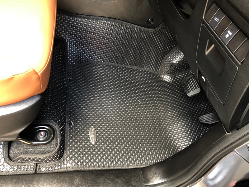 ยางปูพื้นรถยนต์ ISUZU MU-X 2021 พรมกระดุมเม็ดเล็ก สีดำ เข้ารูปตรงรุ่น เต็มคัน