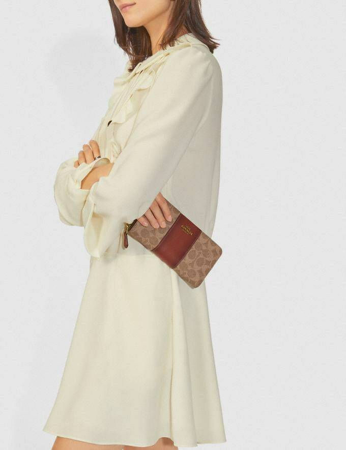 ของแท้ 100% 👍 COACH 31546 ACCORDION ZIP WALLET IN COLORBLOCK SIGNATURE CANVAS กระเป๋าสตางค์ใบยาวรุ่นขายดี!! สีขายหมด!! สาวๆต้องยกให้เป็นไอเท็มที่ขาดไม่ได้เลยน้า วัสดุหนังแคนวาสเคลือบ ภายในเป็นหนังแท้