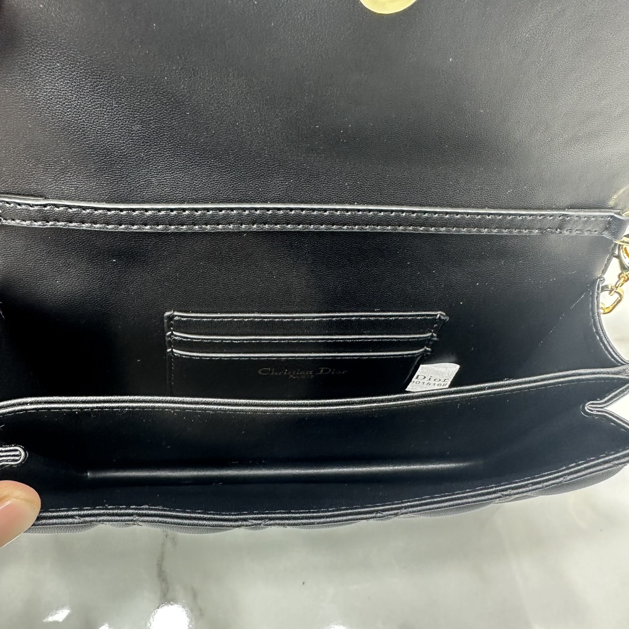 ORI หนังแท้ | My Dior Mini Bag / Dior Clutch Bag กระเป๋าสะพายทรงคลัชทันสมัย หรูหราสง่างาม จะถือหรือสะพายก็ดูดีมีระดับ กระเป๋าที่ใช้งานได้จริงใบนี้ใส่ของจำเป็นได้ครบถ้วน