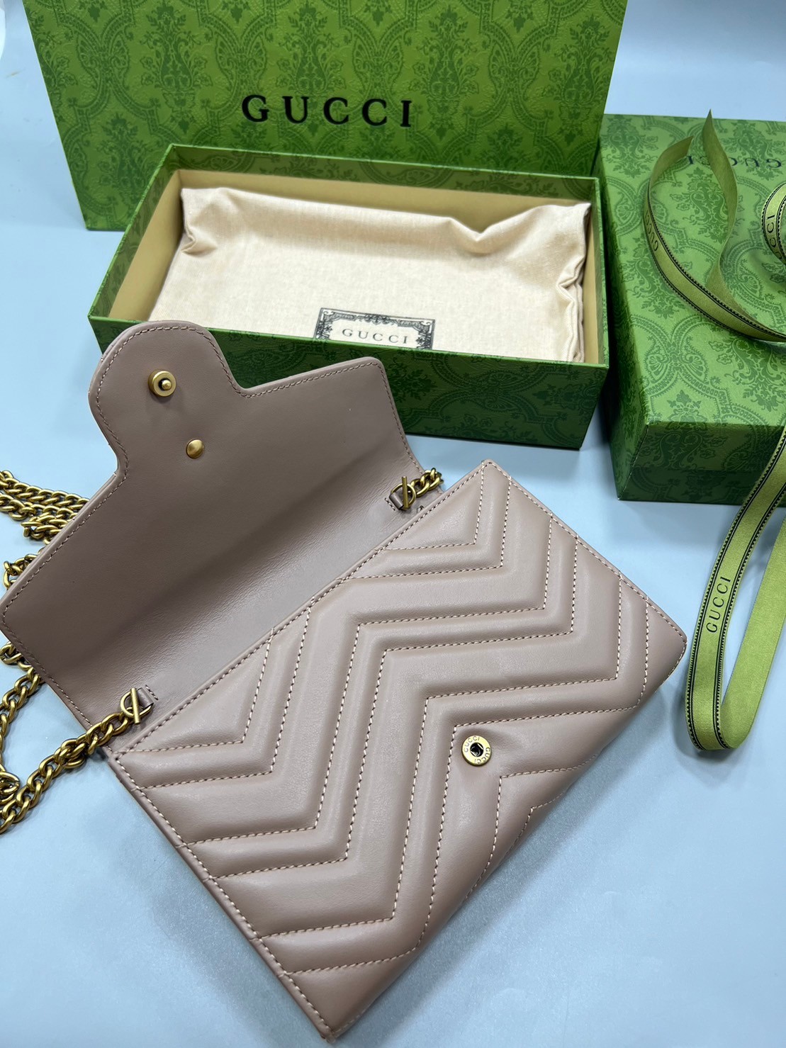 GUCCI GG Marmont Chain Wallet Matelasse Mini Soft Leather / GUCCI WOC เกรดออรินอล งานหนังสวยมากค่ะ ละมุนที่สุด ใส่บัตร ใส่แบงค์ได้ รับรองว่าจะเป็นกระเป๋าที่จะหยิบใช้งานได้บ่อยๆ รับประกันความสวยปังค่าาา