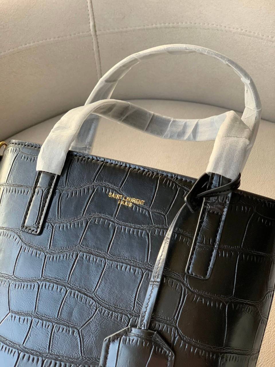 Large YSL CROC TOTE / YSL Toy croc-effect leather tote bag พร้อมส่งครบสองไซส์ *คู่ดูโอ้ สวยแบบตะโกนนน YSL BAG VIP วัสดุหนังสังเคราะห์ หนังนิ่มลายจรเข้เต็มใบ สวยหรูมาก