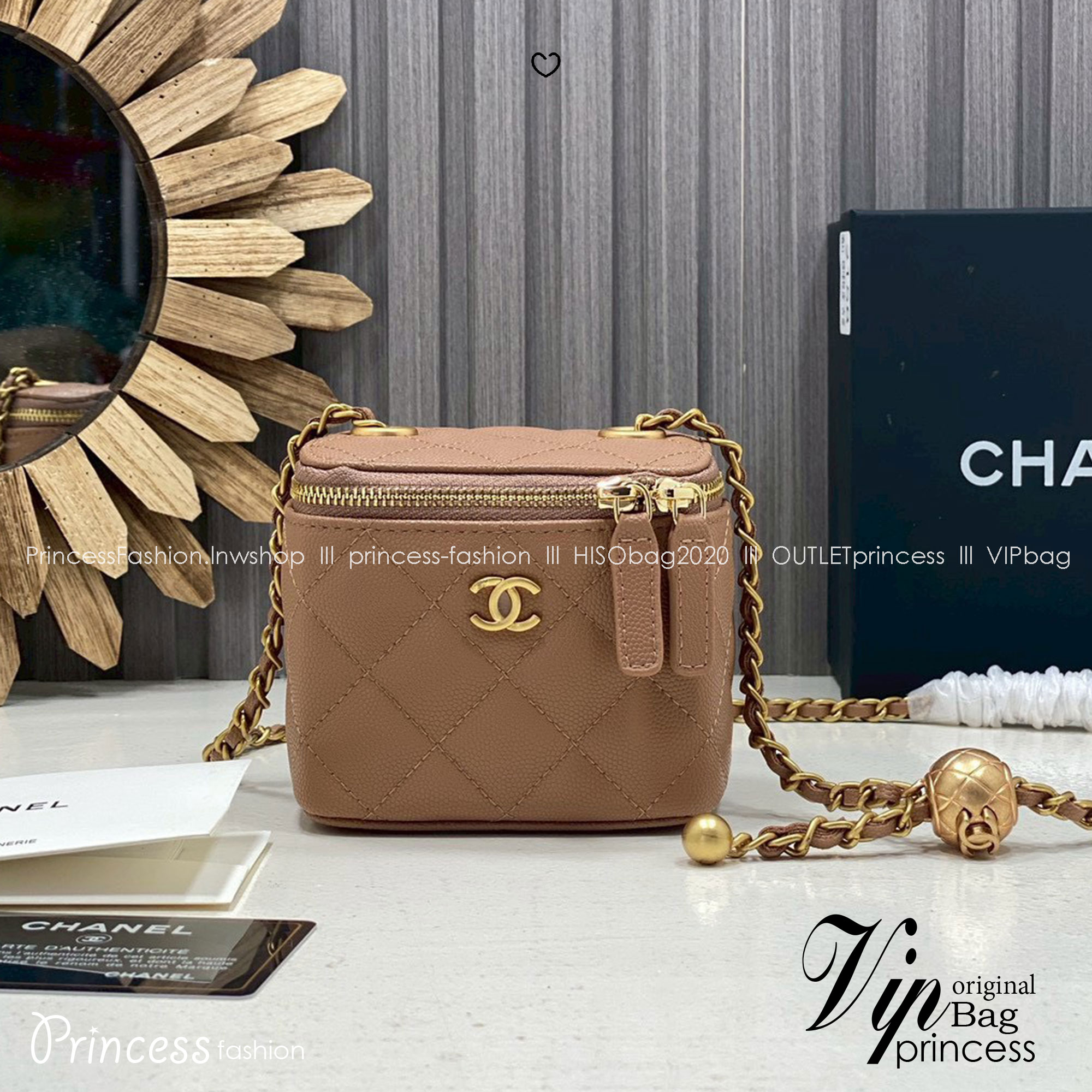 ORI หนังแท้ | Chanel Small Vanity with Chain กระเป๋าสะพายทรงวานิตี้ใบเล็กน่ารัก ดีไซน์เรียบหรู ใส่เครื่องสำอางค์หรือของใช้จุกจิกได้ น่ารักน่าใช้ สวยหรูดูแพง ลุคคุณหนูสายคิ้วควรมีค่า