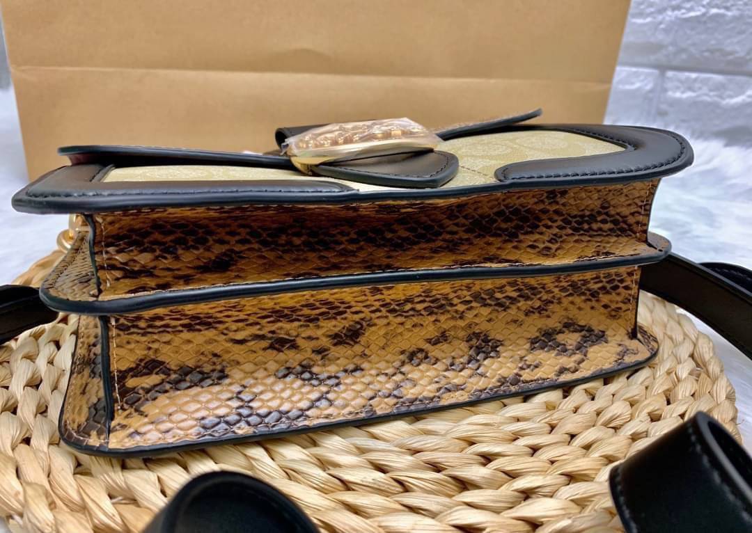 ของแท้ 💯% COACH SMALL GEORGIE TOP HANDLE IN BLOCKED SIGNATURE CANVAS ((6504//0468)) กระเป๋าหิ้ว//สะพายข้างได้ วัสดุหนังแท้