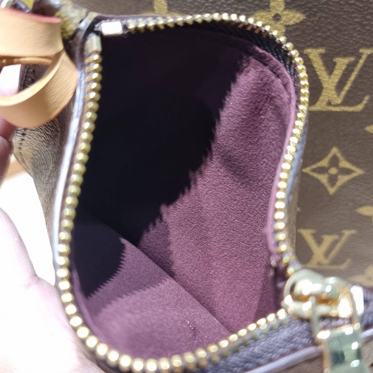 LV All In BB Bag กระเป๋าทรงบัคเก็ตที่มาแรงมากๆตอนนี้ พร้อมสีใหม่ต้อนรับวาเลนไทน์ รูปทรงคลาสสิคสะดวกใช้ ดีไซน์ลูกเล่นสนุกๆ