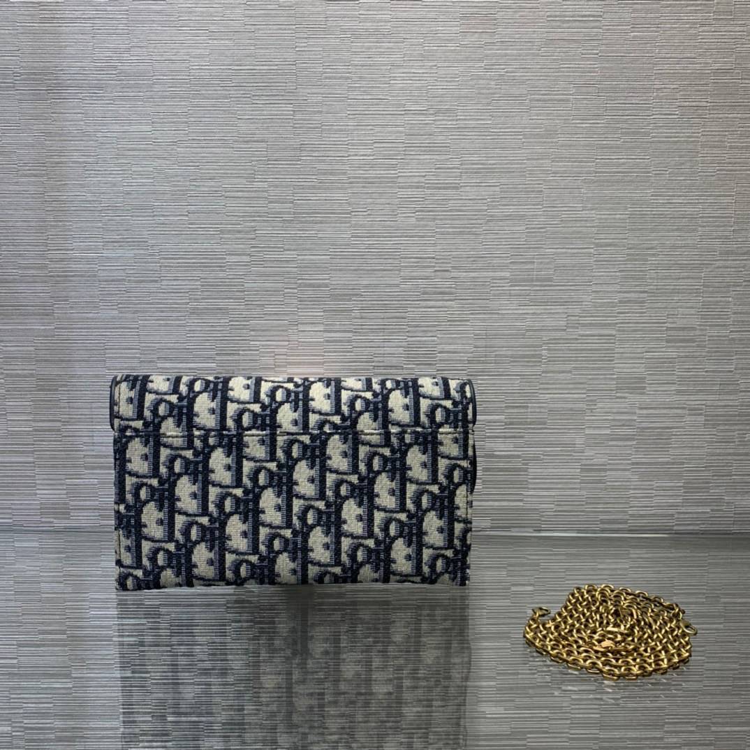 หนังแท้ DIOR SADDLE WALLET ON CHAIN Blue Dior Oblique Jacquard พร้อมส่งที่ไทย งานหนังแท้และผ้าแจ็คการ์ด เกรดเทพออริจินอล ภาพสินค้าถ่ายจากงานขายจริง ใช้งานต่างประเทศได้